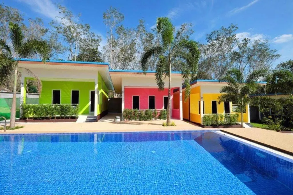 At night Airport Resort