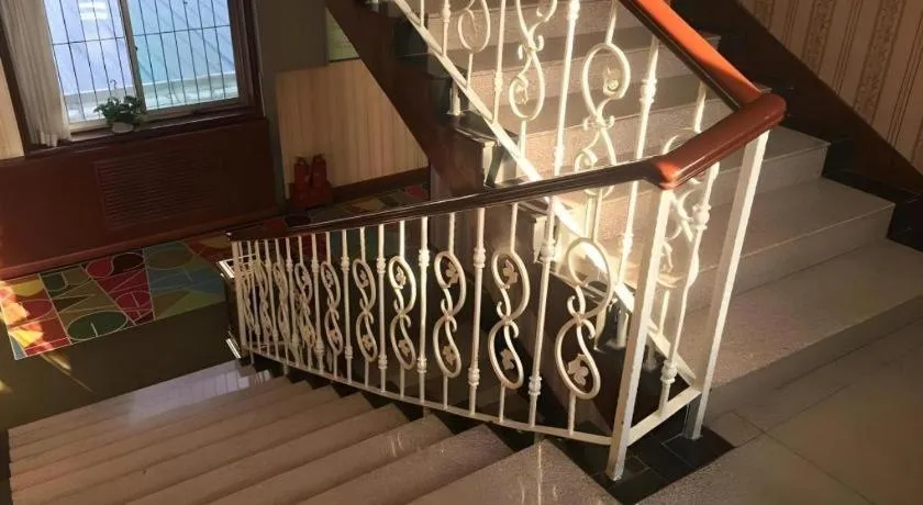 Shell Hotel Taiyuan South Railway Station New Southeast Bus Station