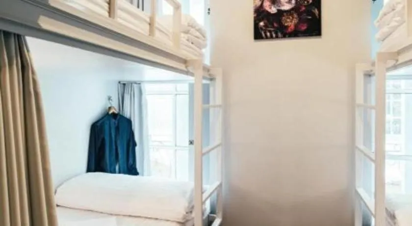 Bed in Chamberlain Bangkok