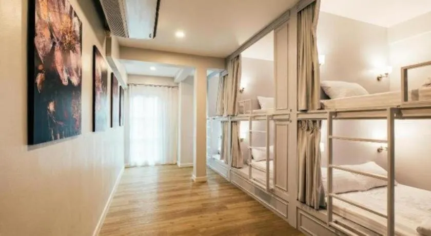 Bed in Chamberlain Bangkok