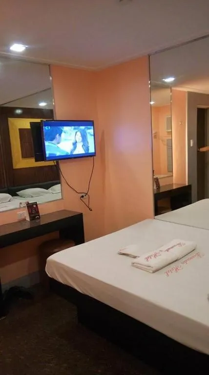 Bed in Bermuda Hotel