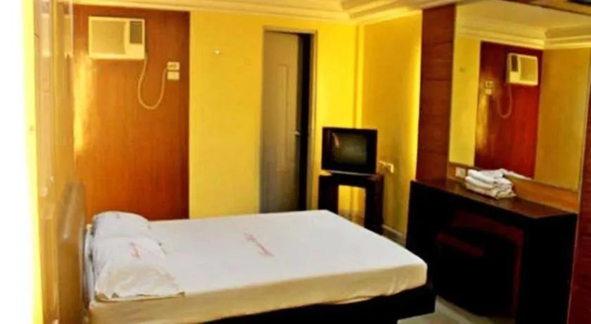 Bed in Bermuda Hotel