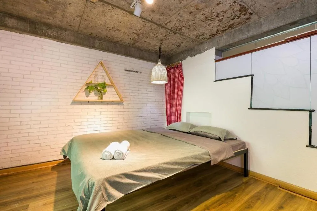 Bed in 1991 HOME SAI GON