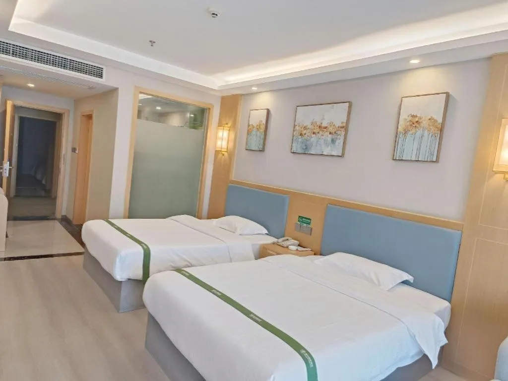 Bed in GreenTree Inn Guiyang Wudang District High-speed Railway East Station