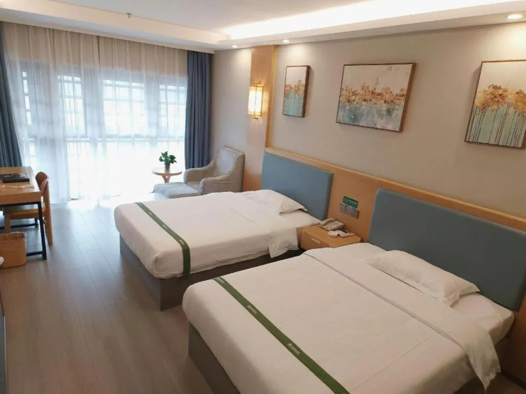 Bed in GreenTree Inn Guiyang Wudang District High-speed Railway East Station