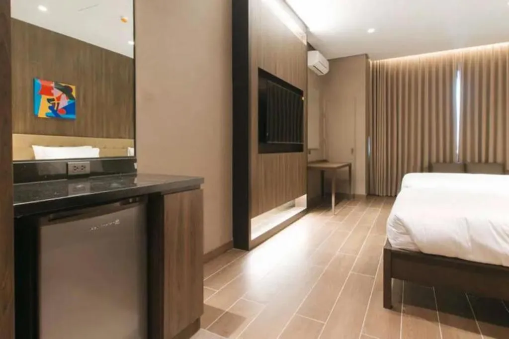 Hotel Amarah and Aiome