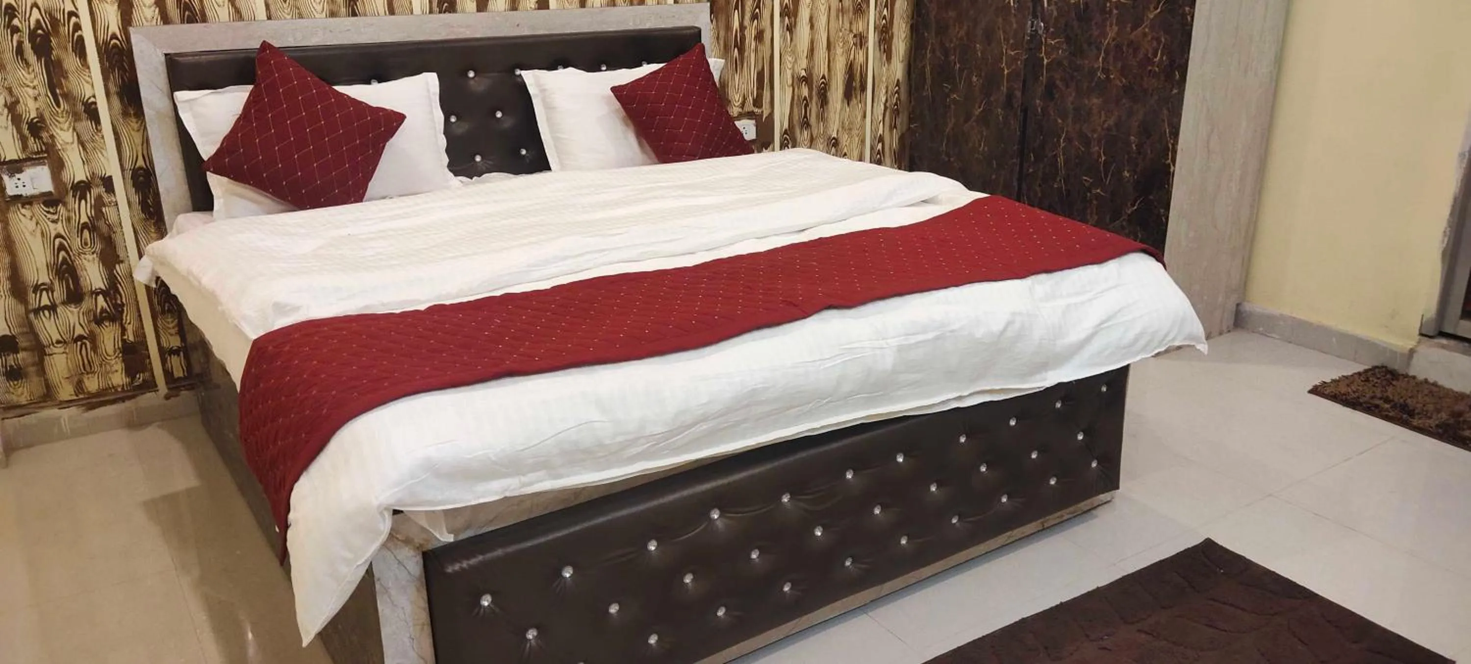 Bedroom, Bed in Hotel O Suryavanshi Palace