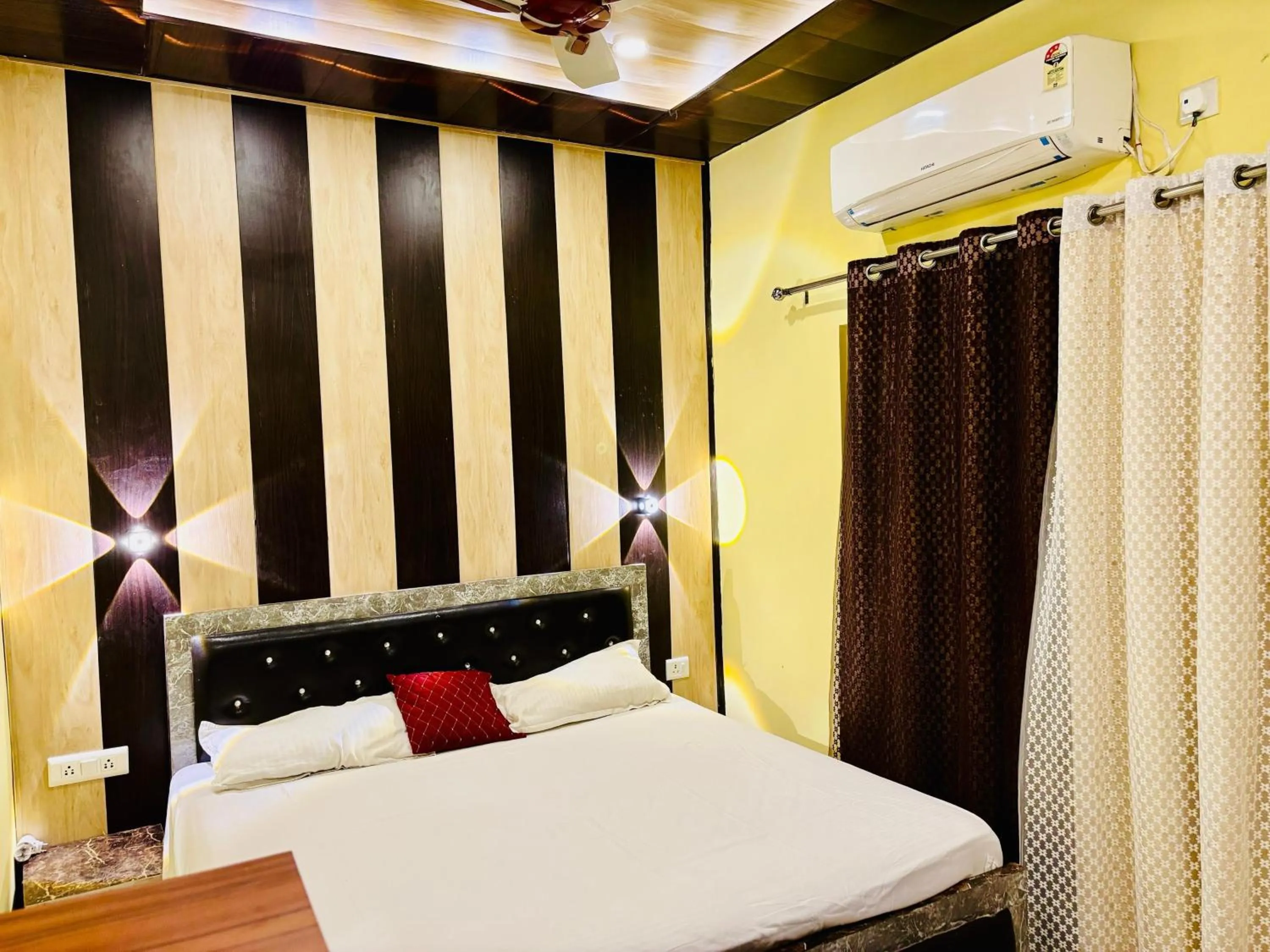 Bedroom, Bed in Hotel O Suryavanshi Palace