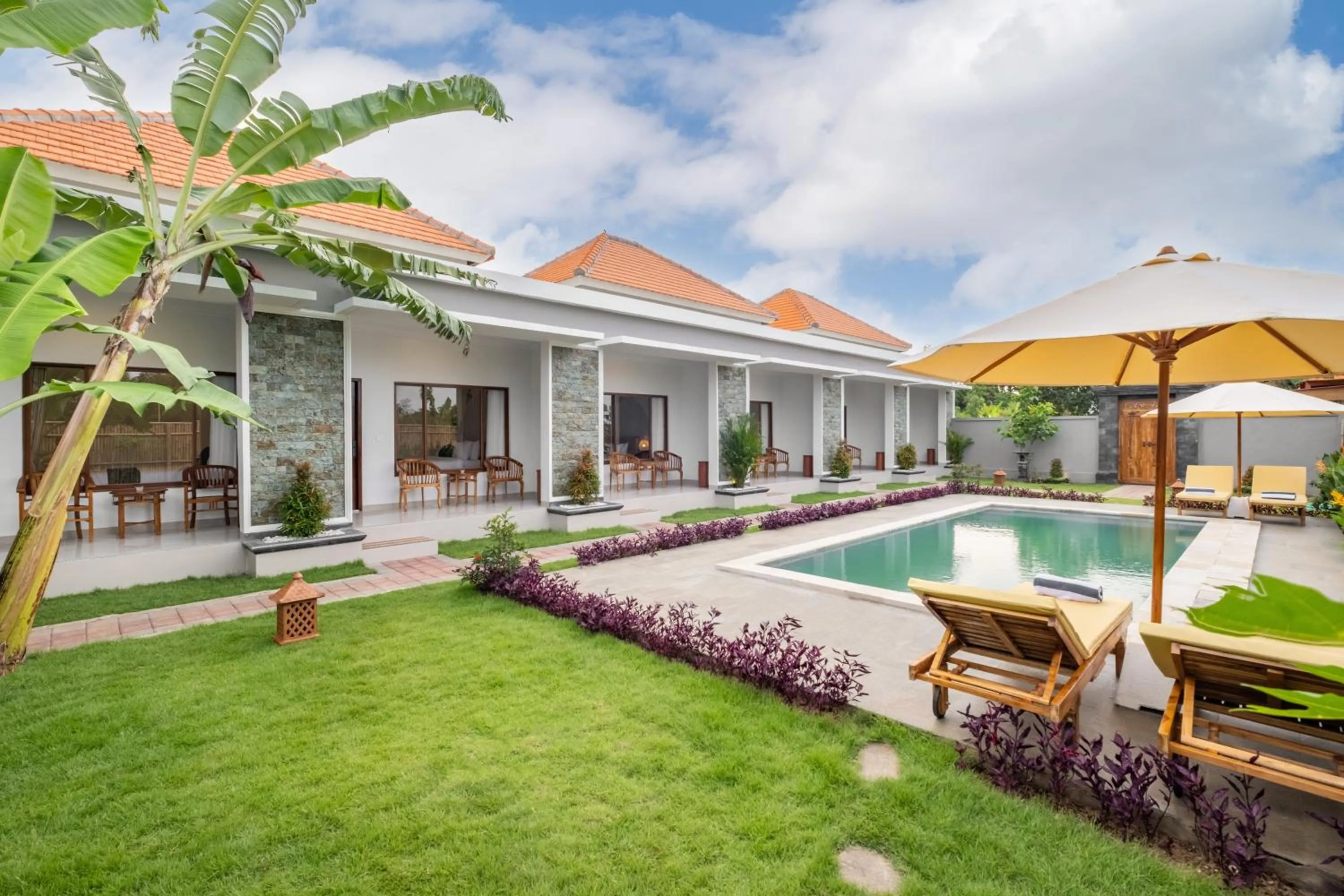 Pool view in Cove Dmali