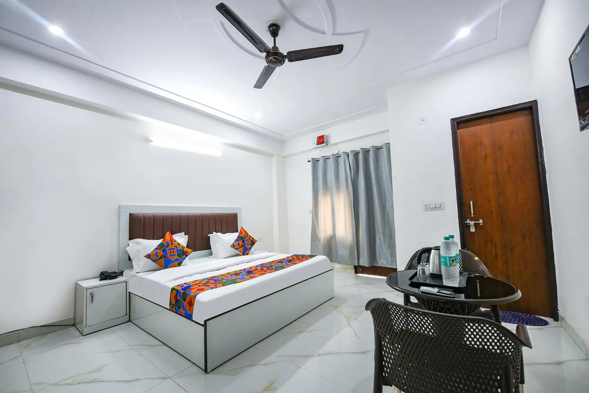 Bed in FabHotel The Yashobhumi Near Yashobhoomi Convention Centre