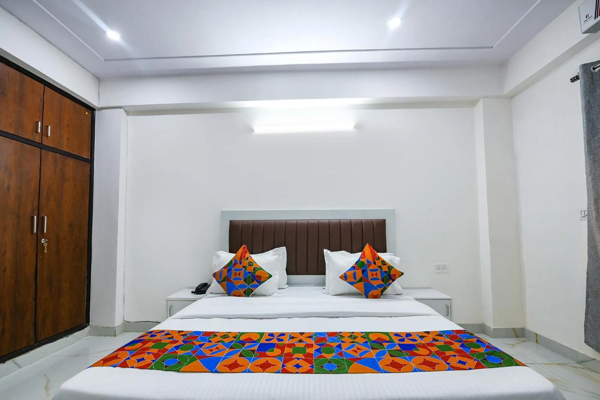 Bed in FabHotel The Yashobhumi Near Yashobhoomi Convention Centre