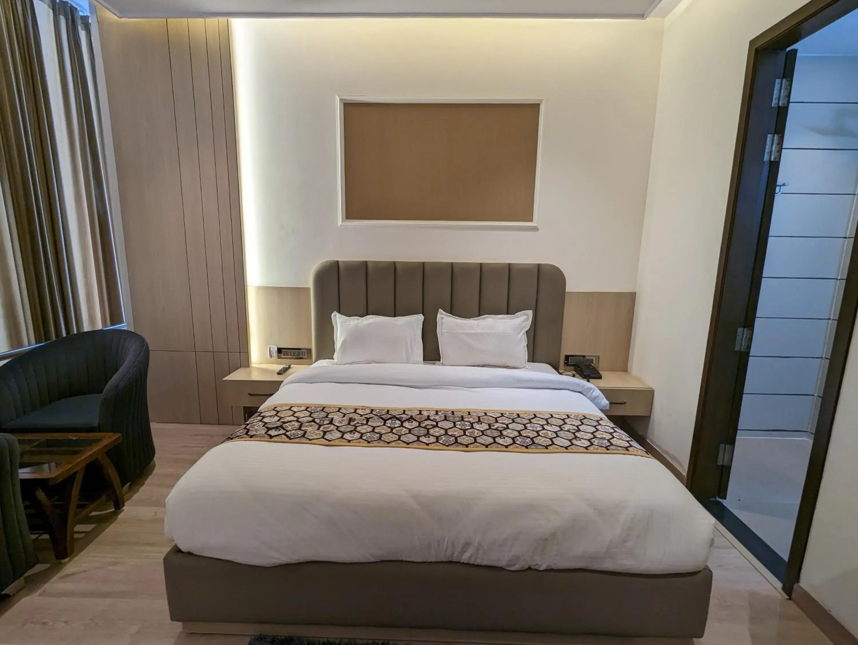 Deluxe Double Room - single occupancy in Hotel City Castle Deluxe Double Room - single occupancy in Hotel City Castle