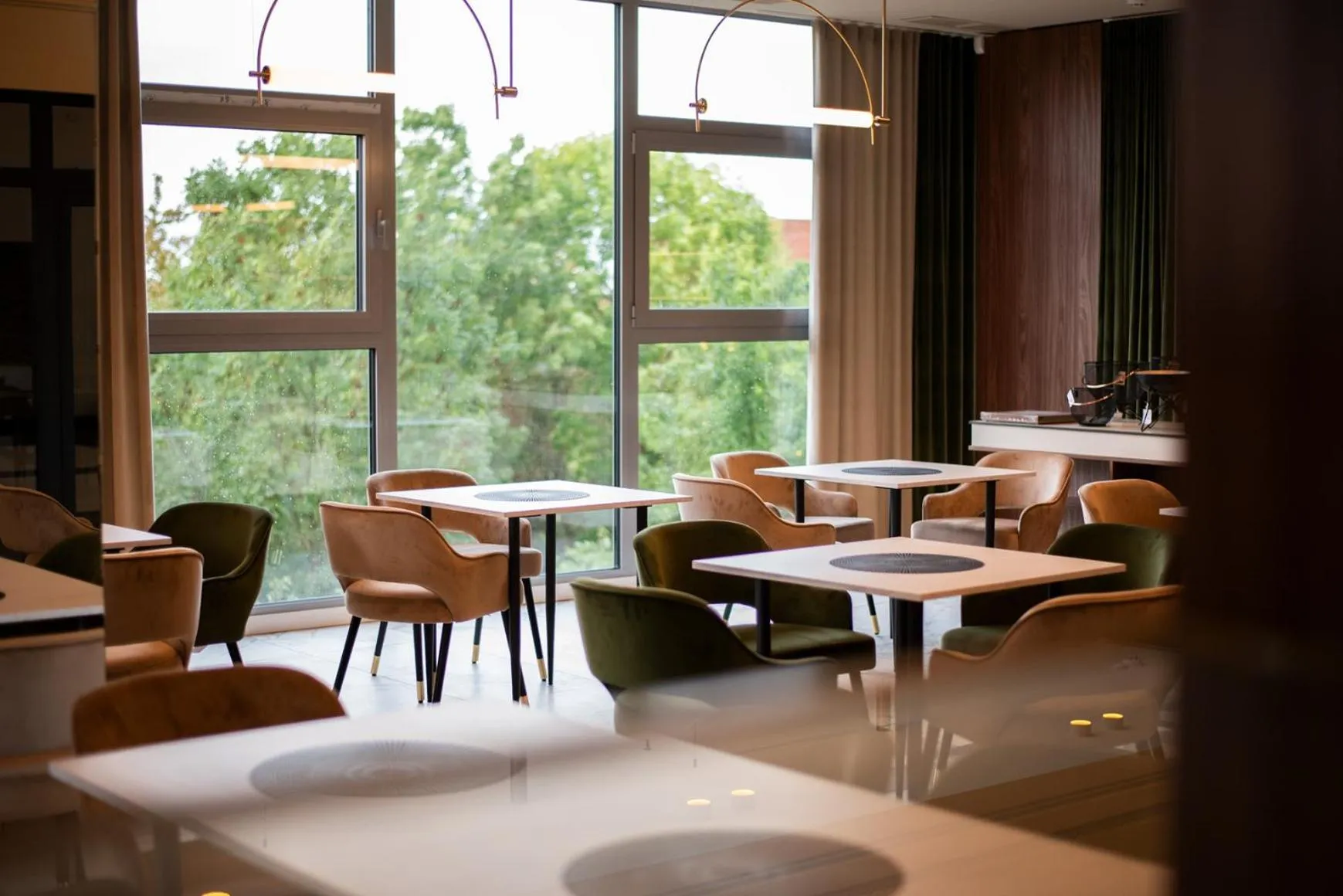 Restaurant/places to eat in Suncity Hotel & SPA