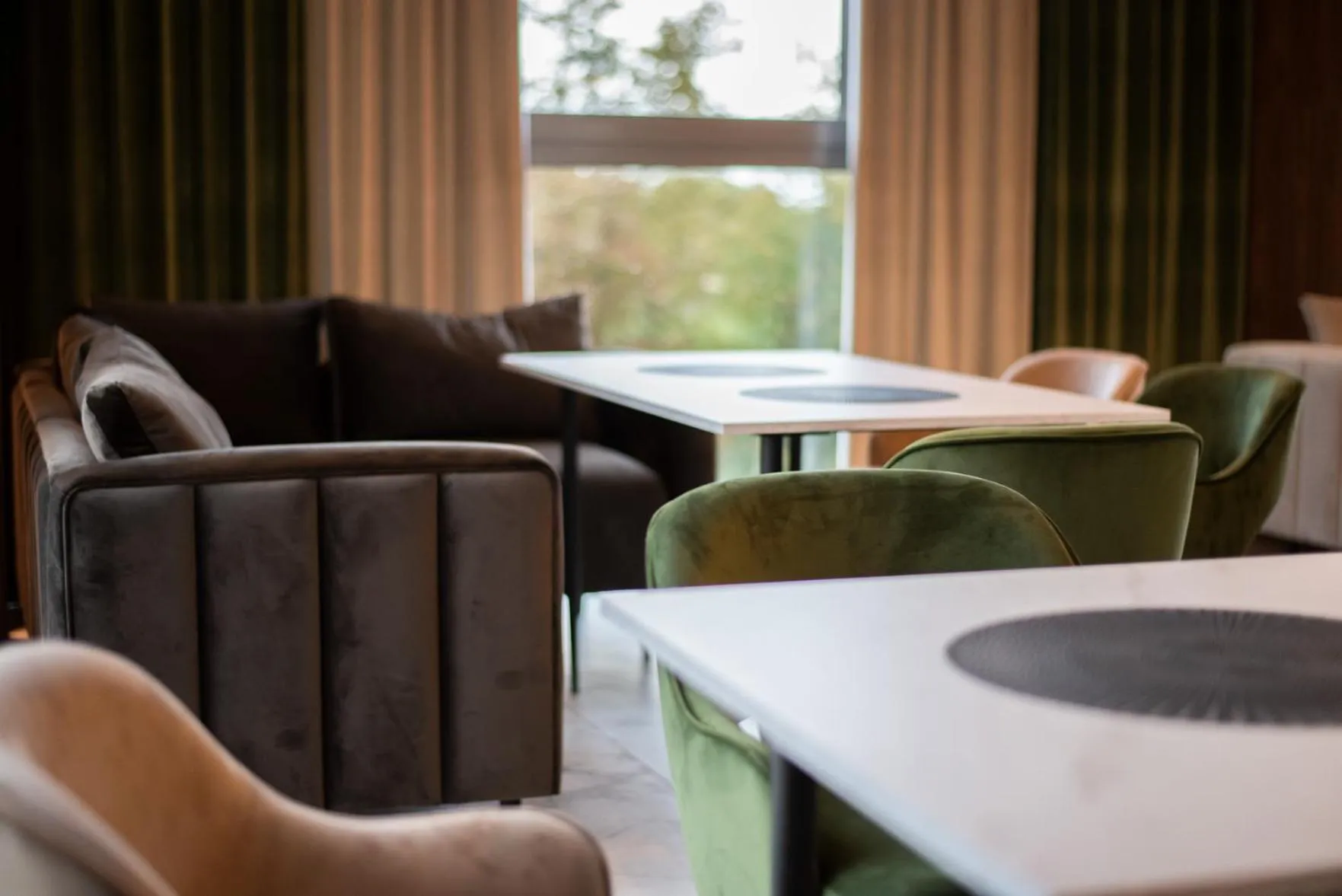 Restaurant/places to eat in Suncity Hotel & SPA