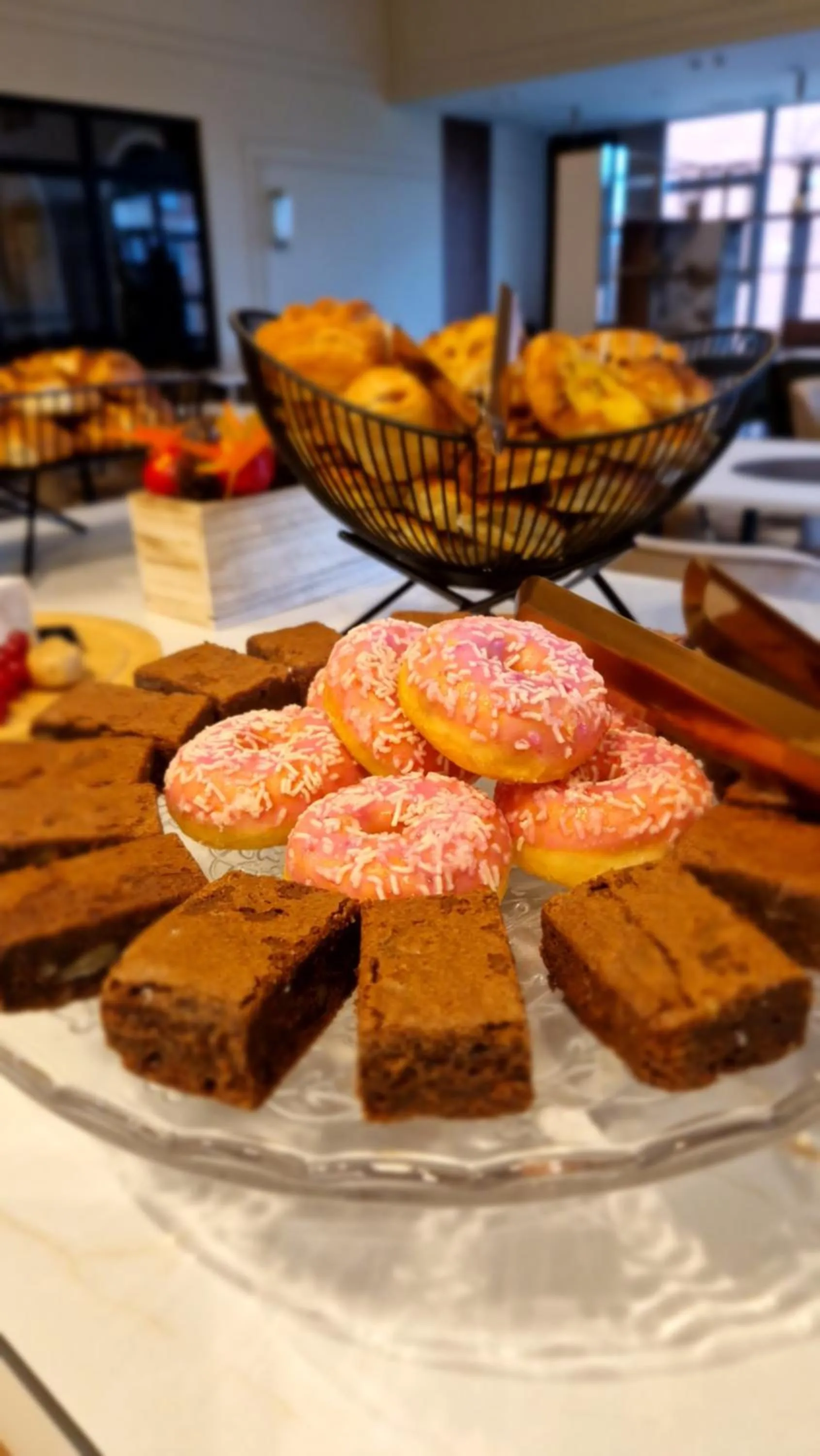 Restaurant/places to eat in Suncity Hotel & SPA