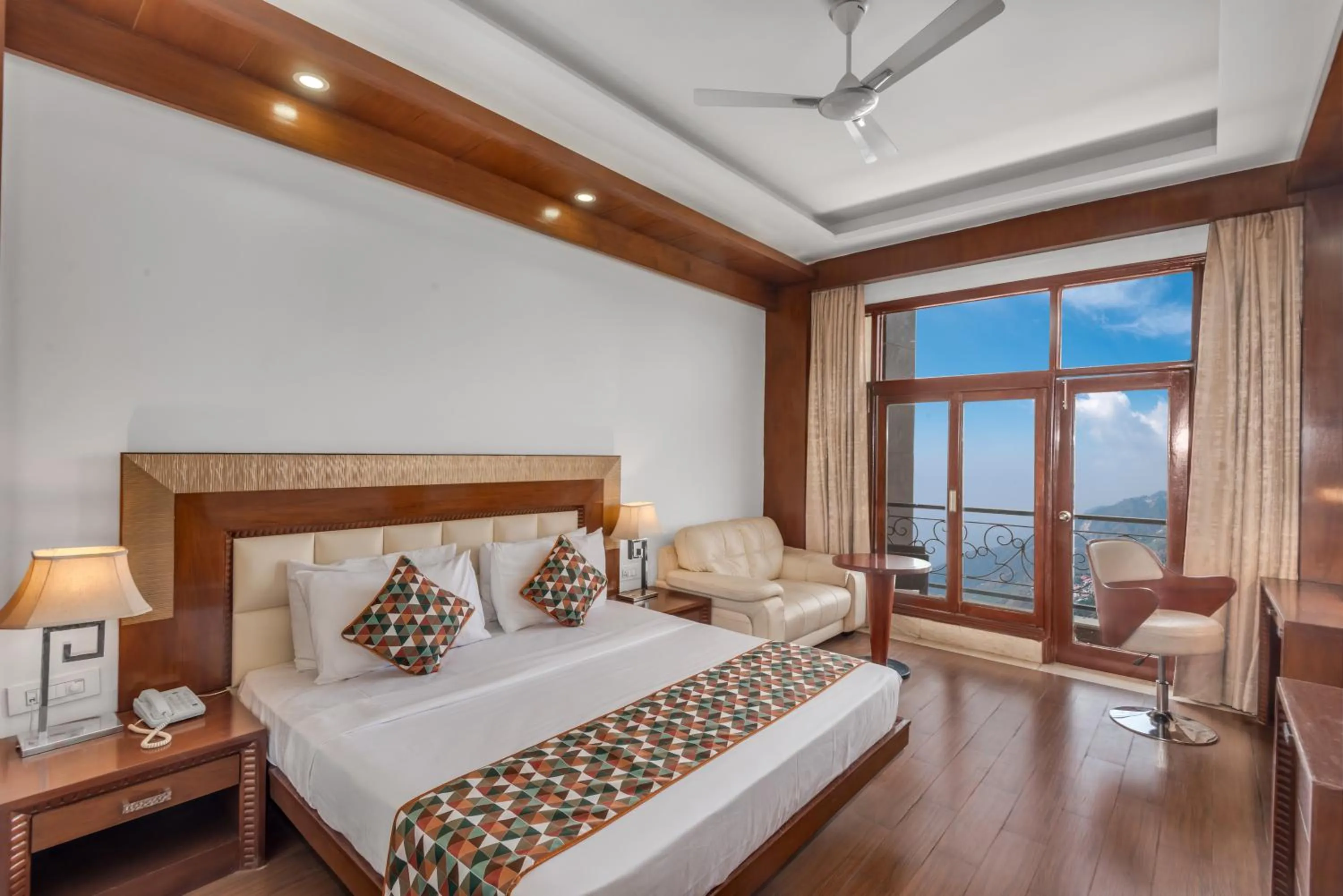 Bed in Lawrence Solitaire Resort, Mall road, Mussoorie