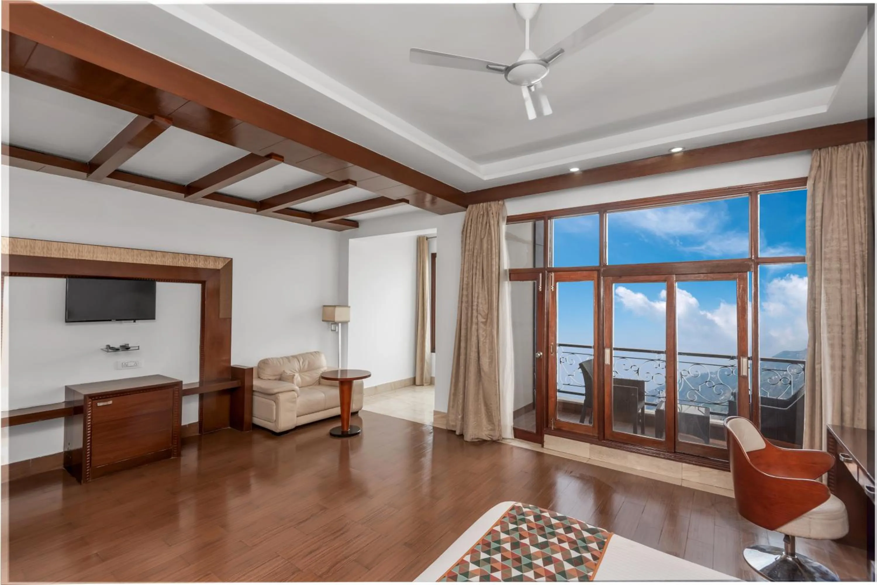 Lawrence Solitaire Resort, Mall road, Mussoorie