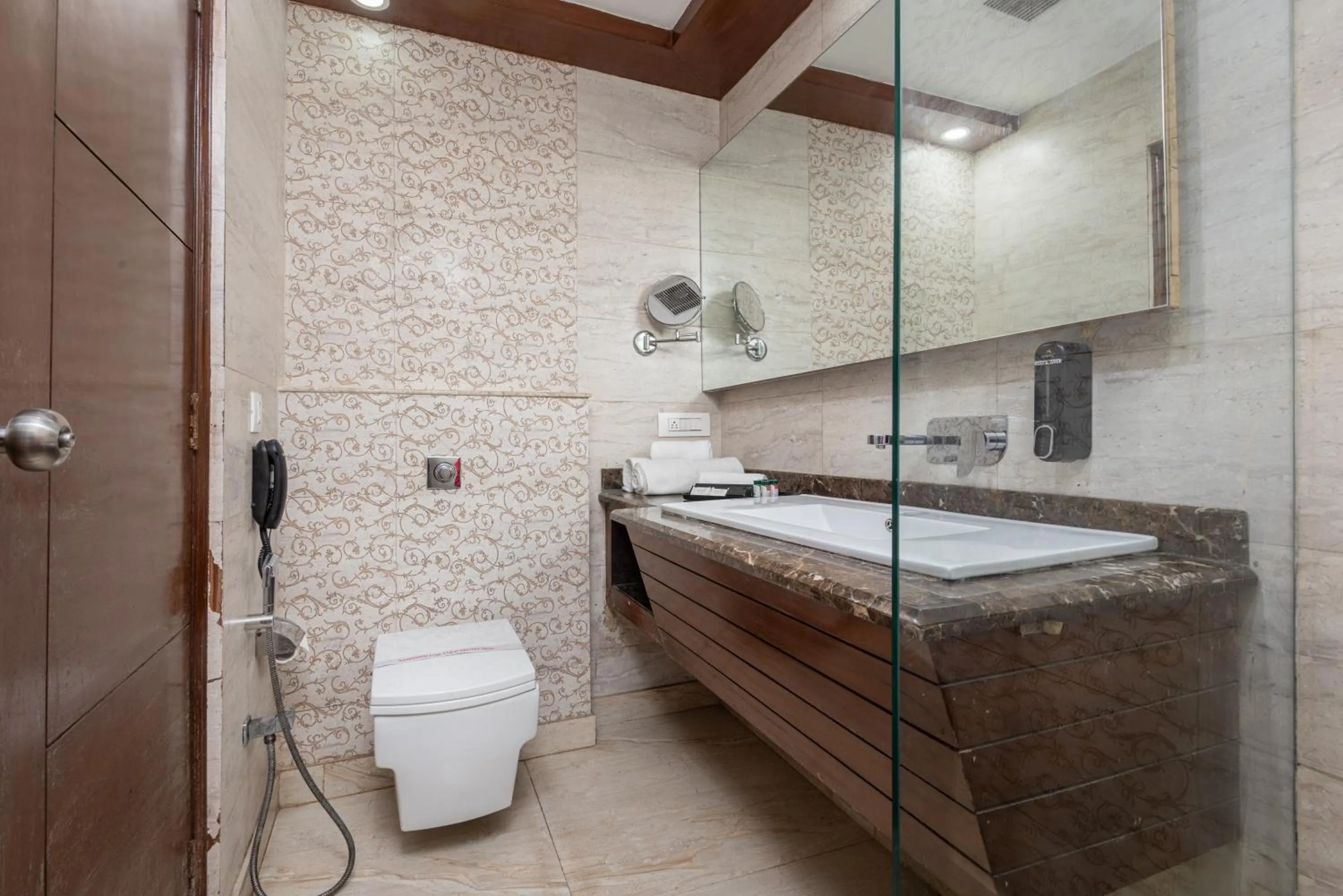 Lawrence Solitaire Resort, Mall road, Mussoorie