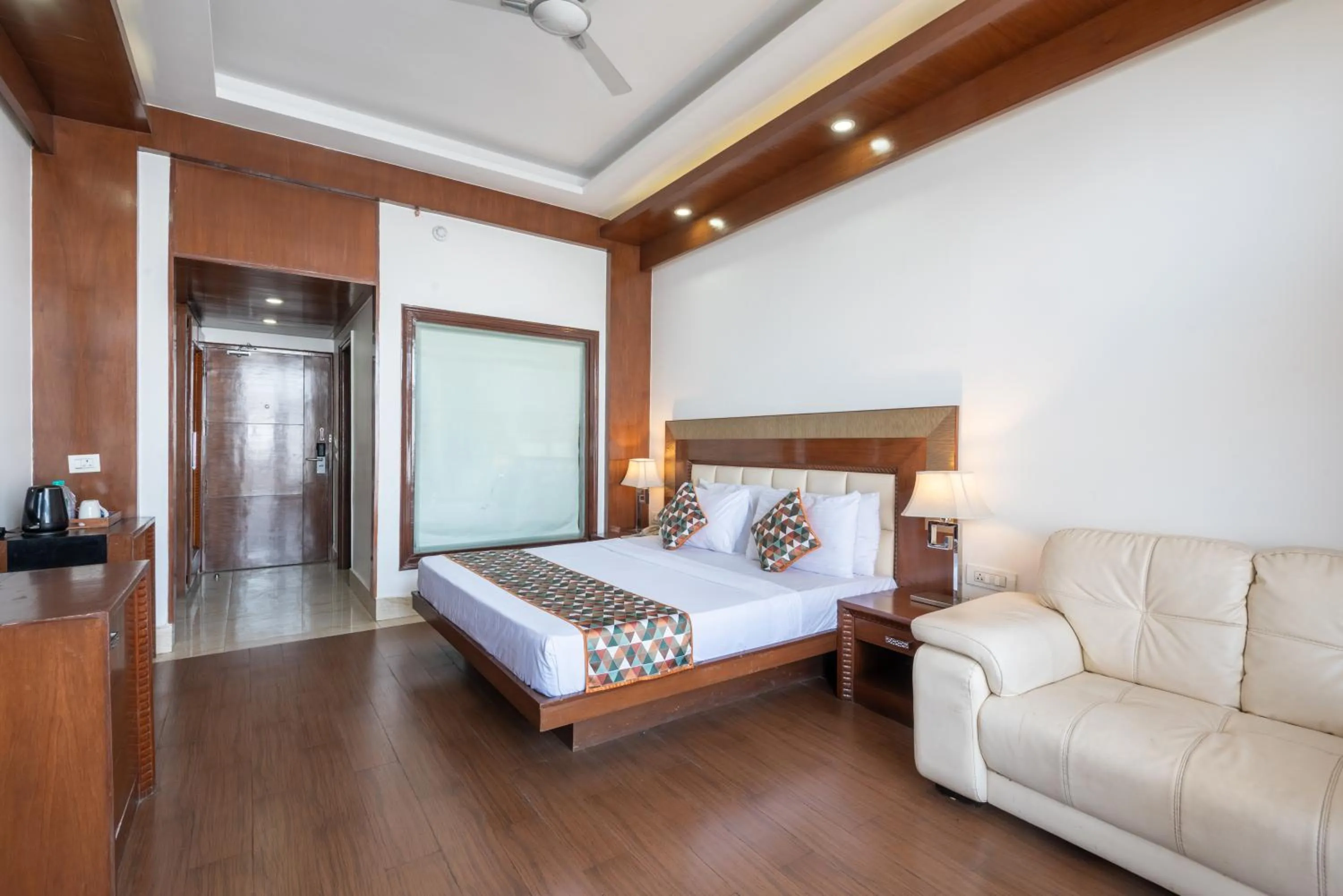 Bed in Lawrence Solitaire Resort, Mall road, Mussoorie