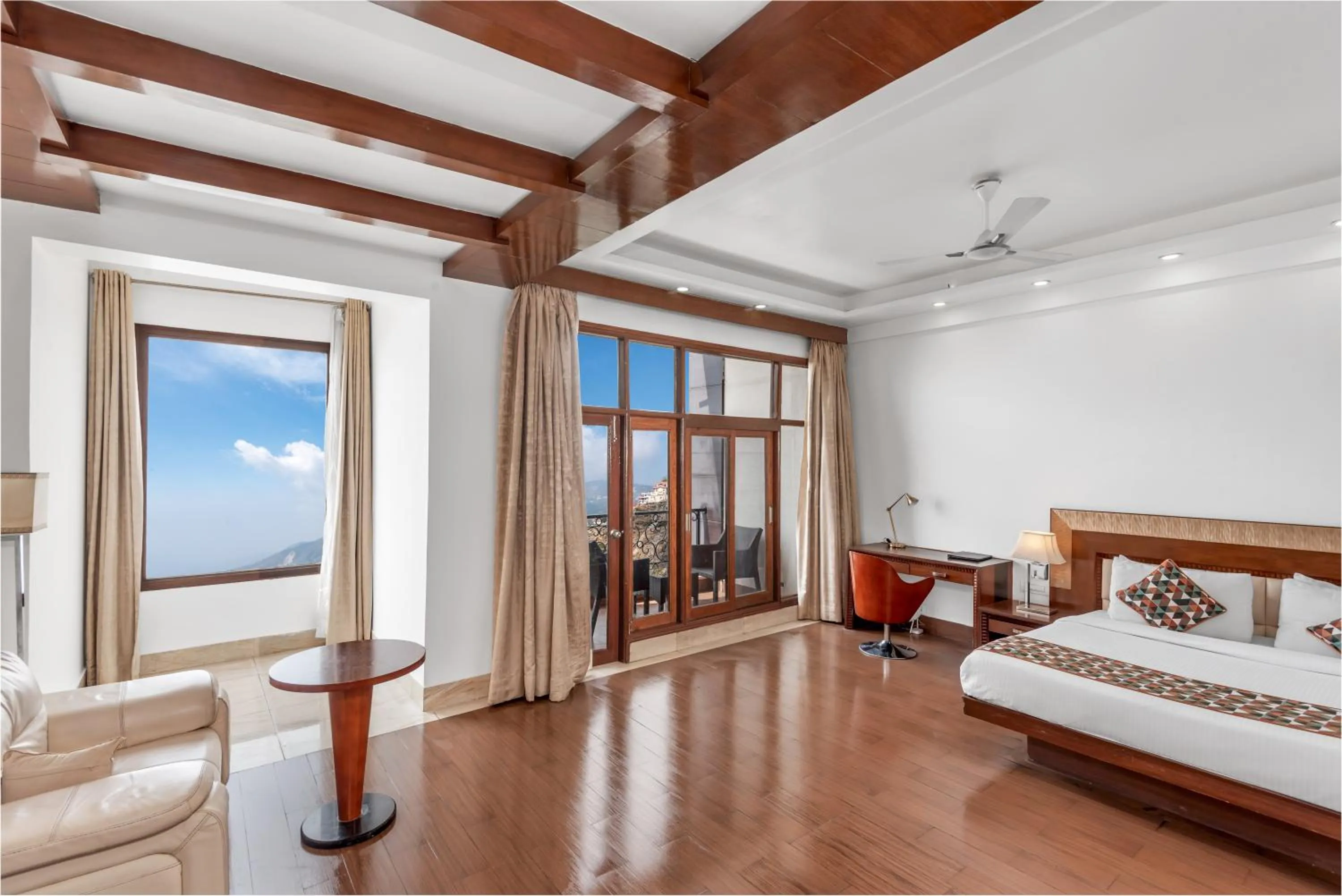 Bed in Lawrence Solitaire Resort, Mall road, Mussoorie