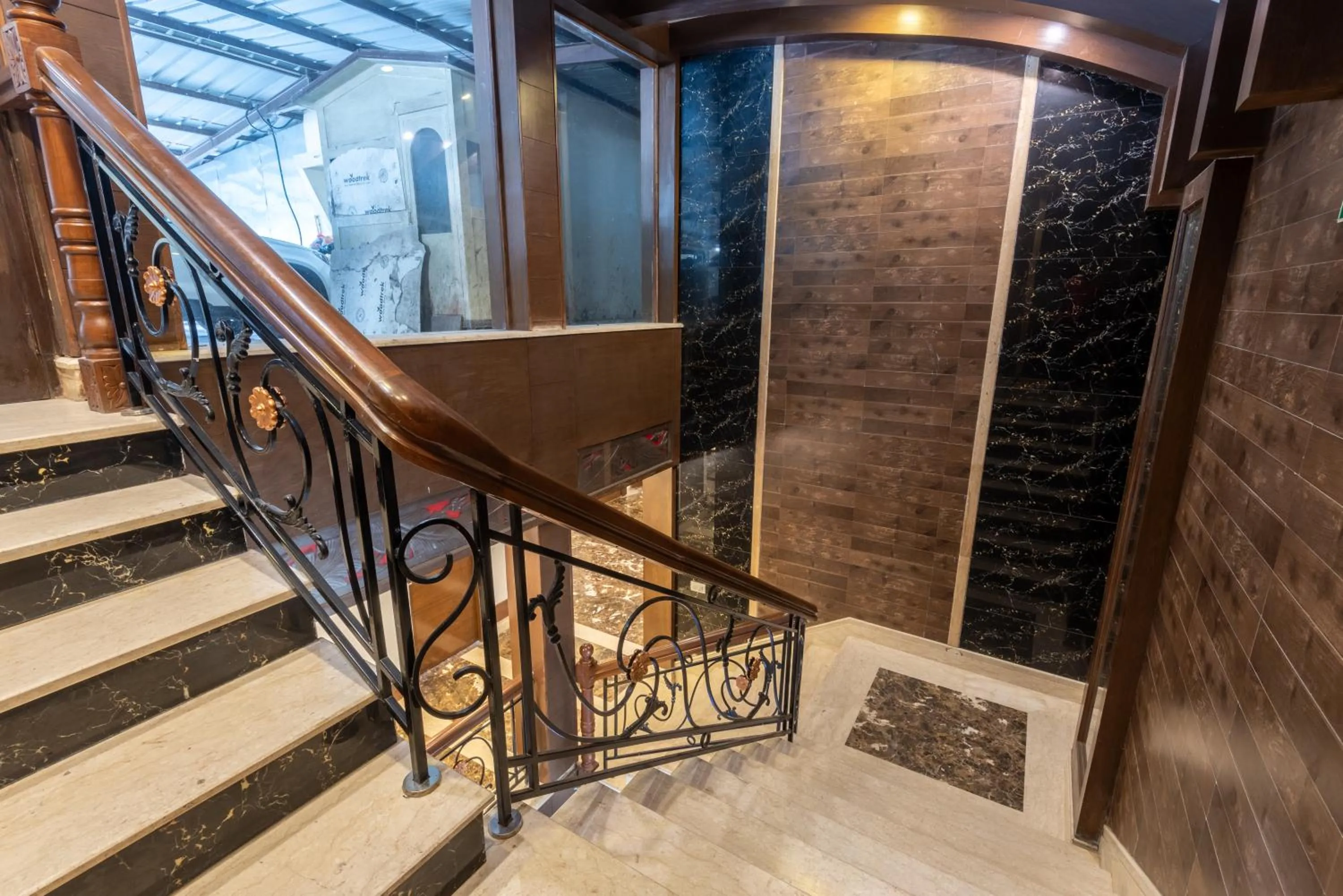 Lawrence Solitaire Resort, Mall road, Mussoorie