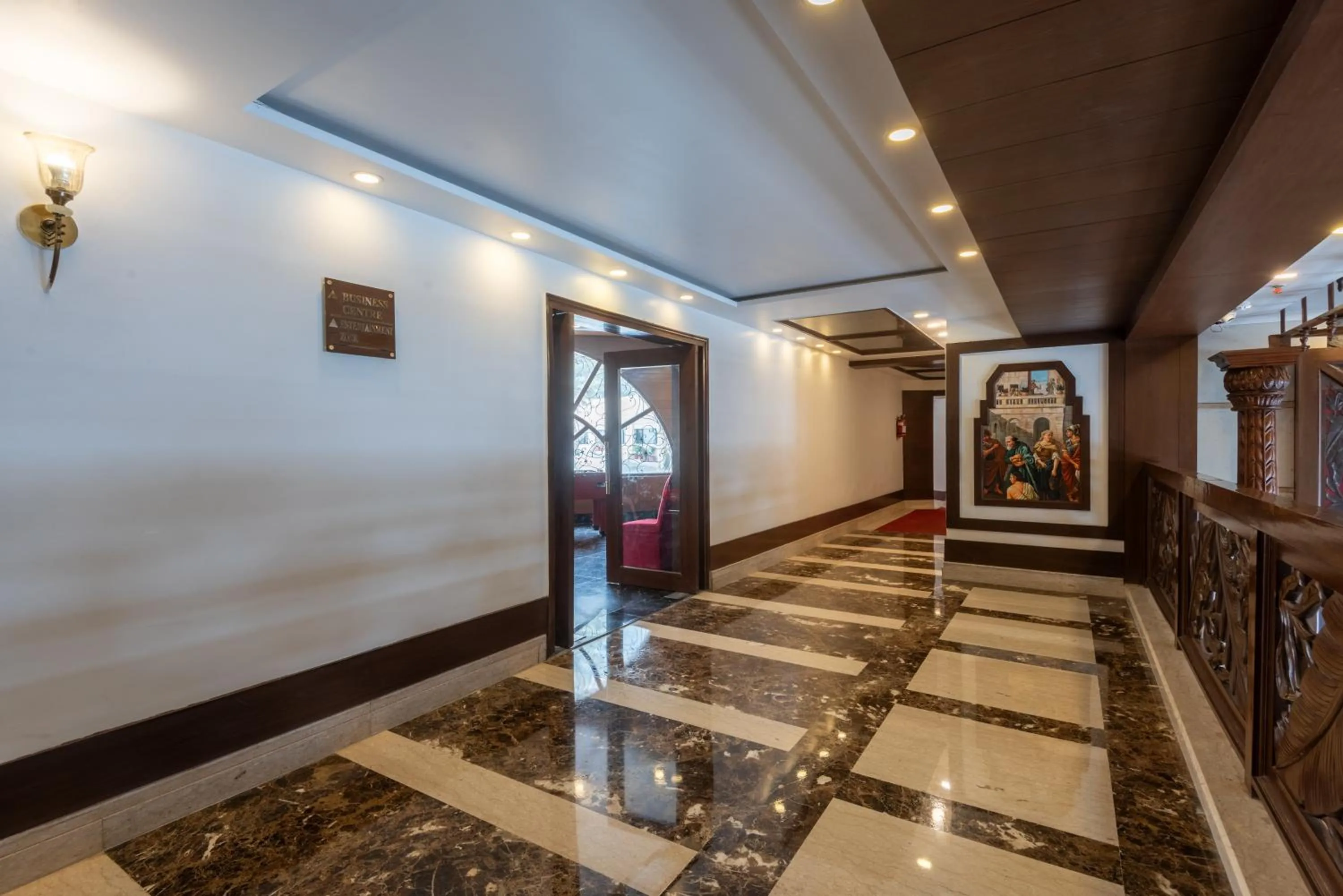 Lawrence Solitaire Resort, Mall road, Mussoorie