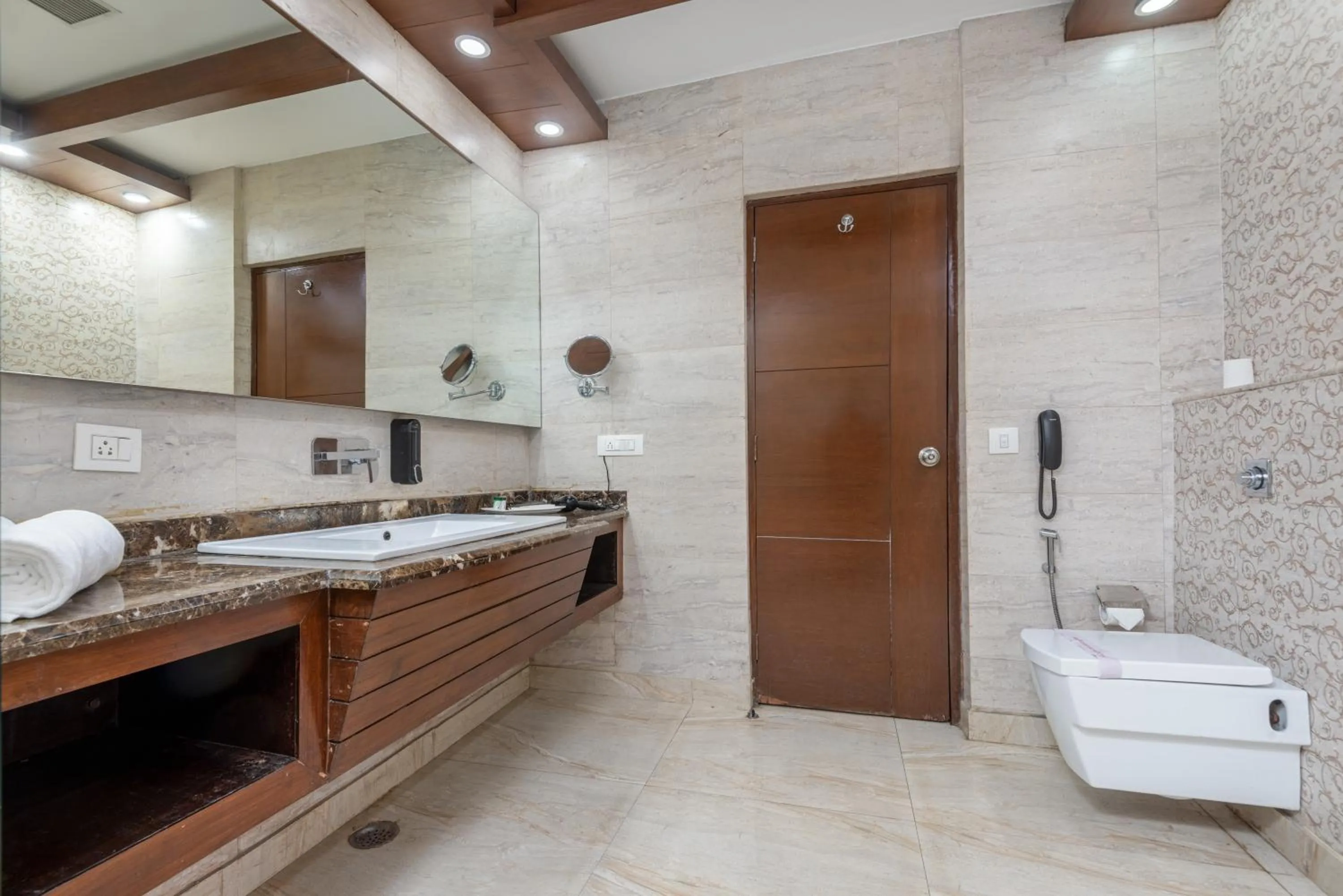 Lawrence Solitaire Resort, Mall road, Mussoorie