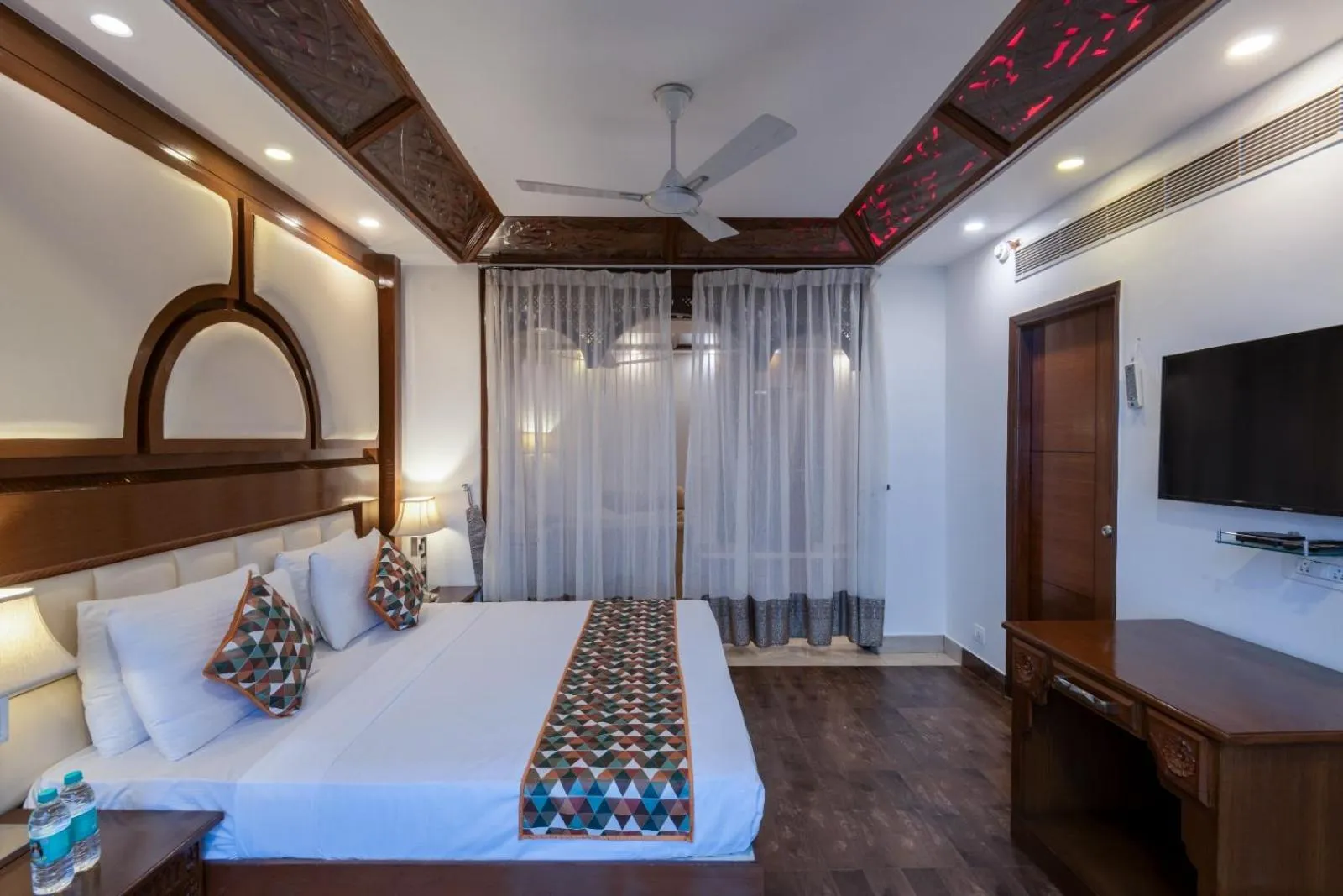 Bed in Lawrence Solitaire Resort, Mall road, Mussoorie