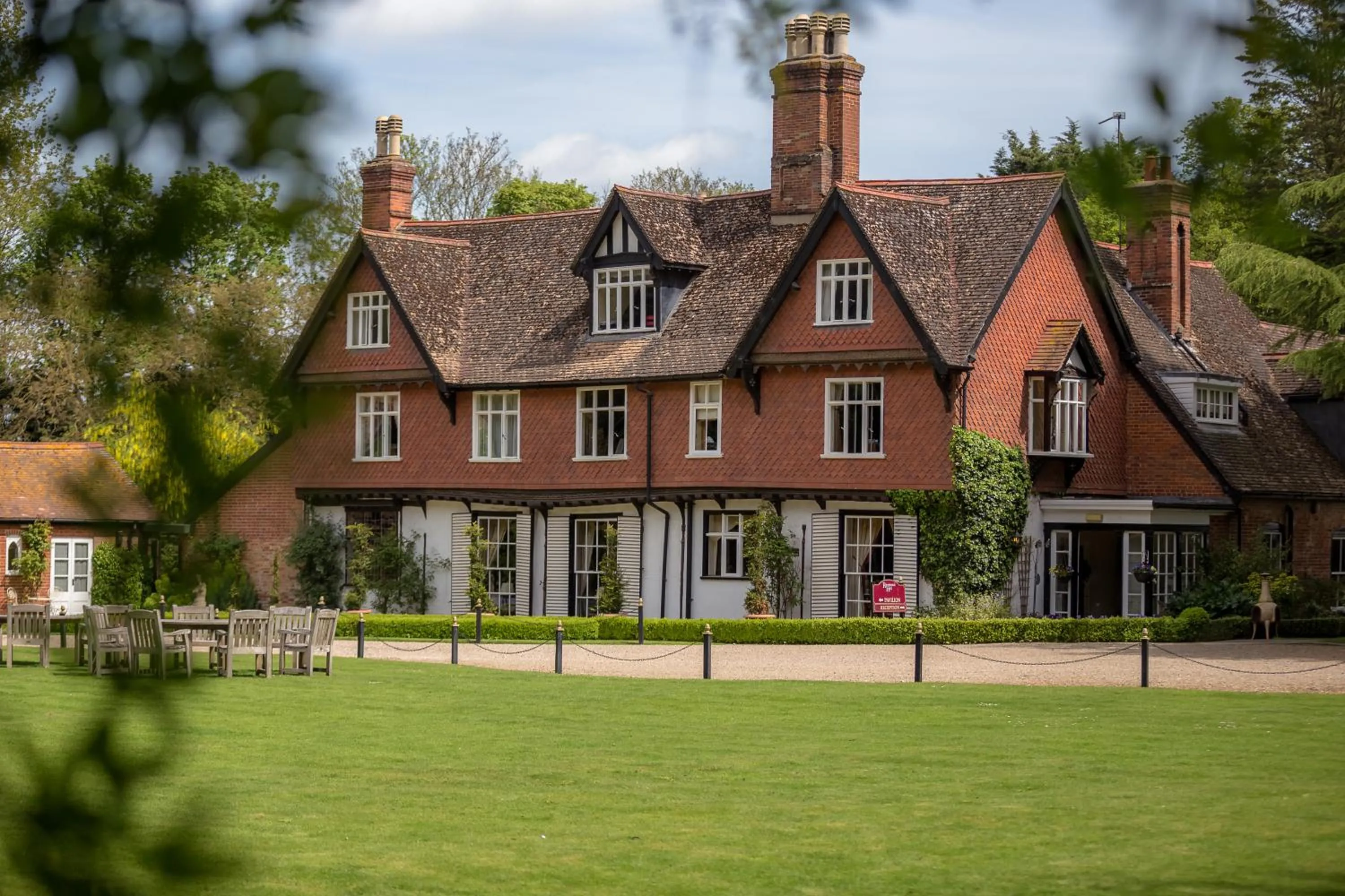 Facade/entrance in Ravenwood Hall Hotel