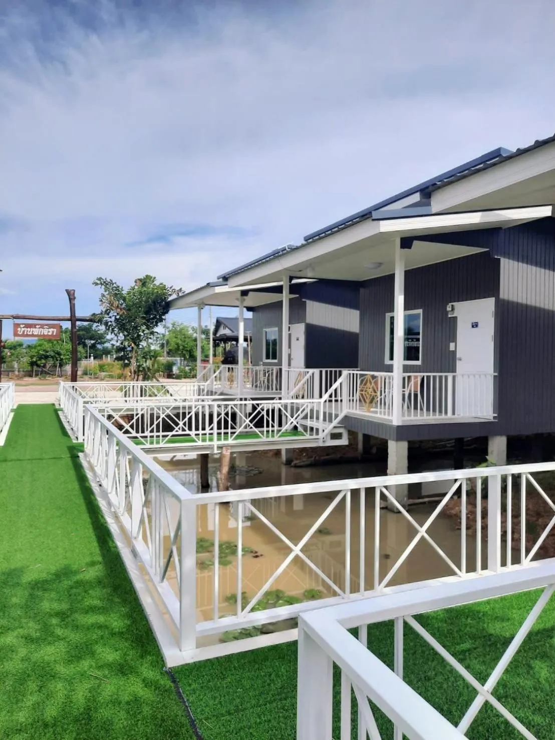 Property building in Jira Hotel