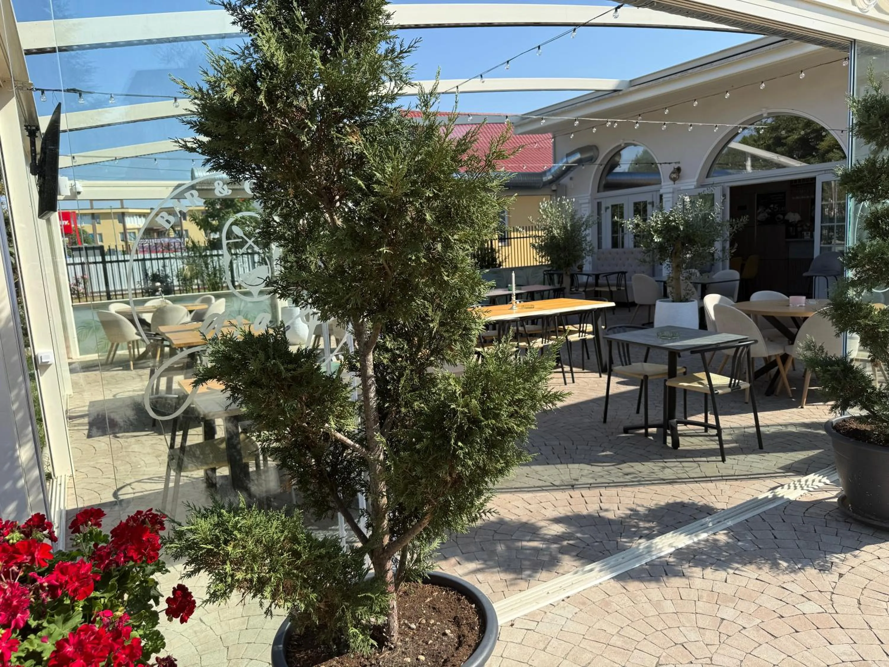 Restaurant/places to eat in Boutique Hotel Balș