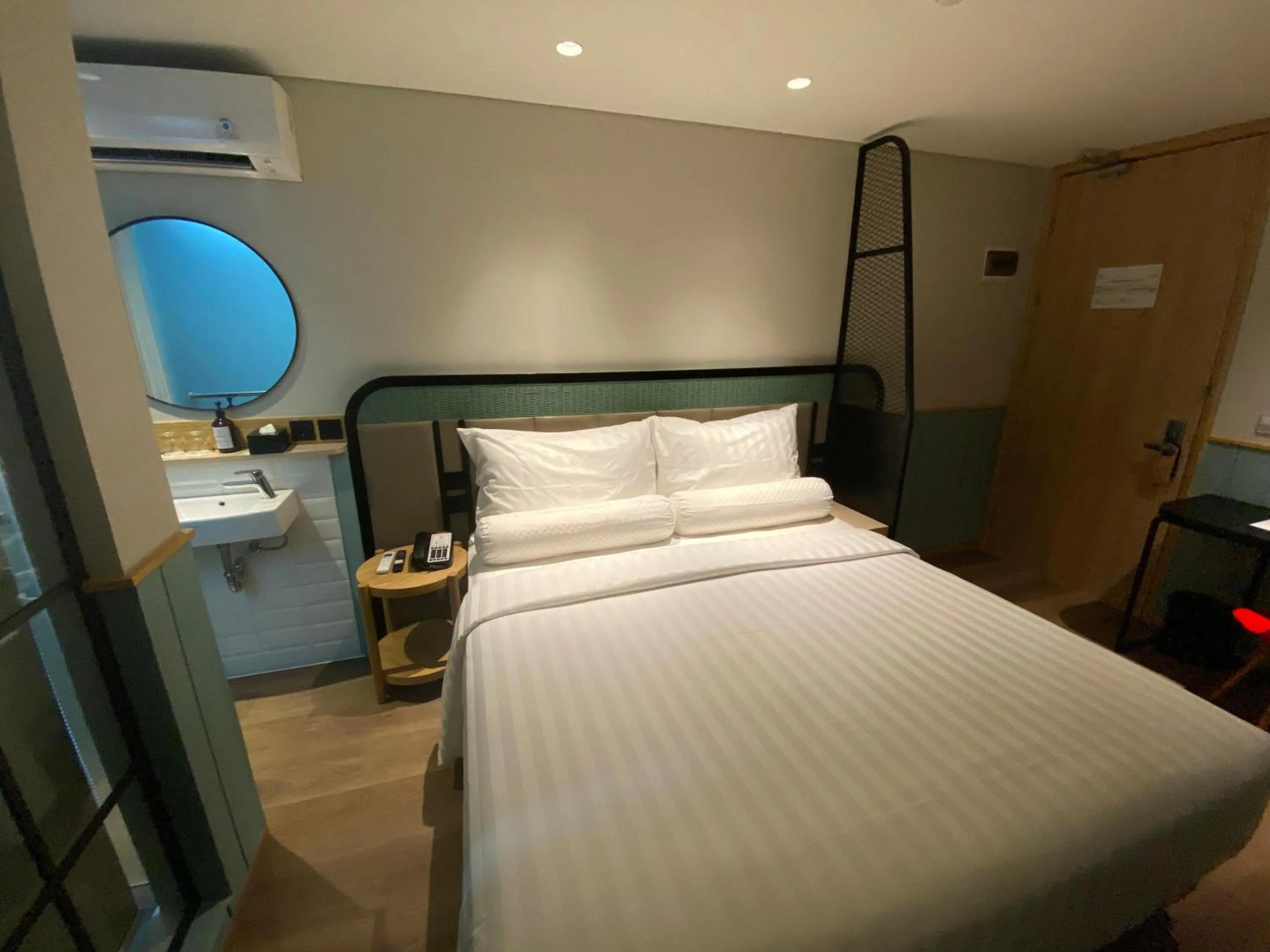 Bed in Luxeur Jakarta - Setiabudi