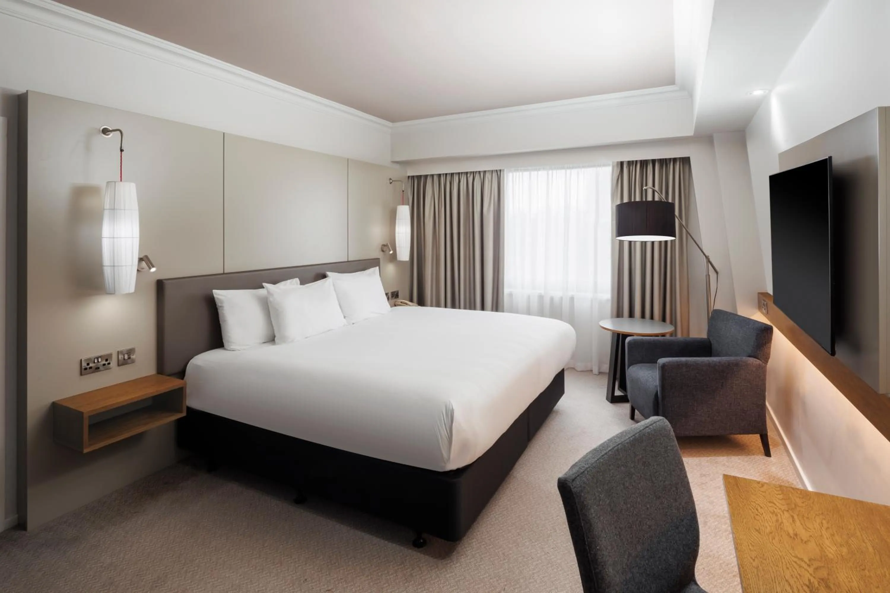 Bedroom, Bed in Crowne Plaza Stratford-upon-Avon by IHG