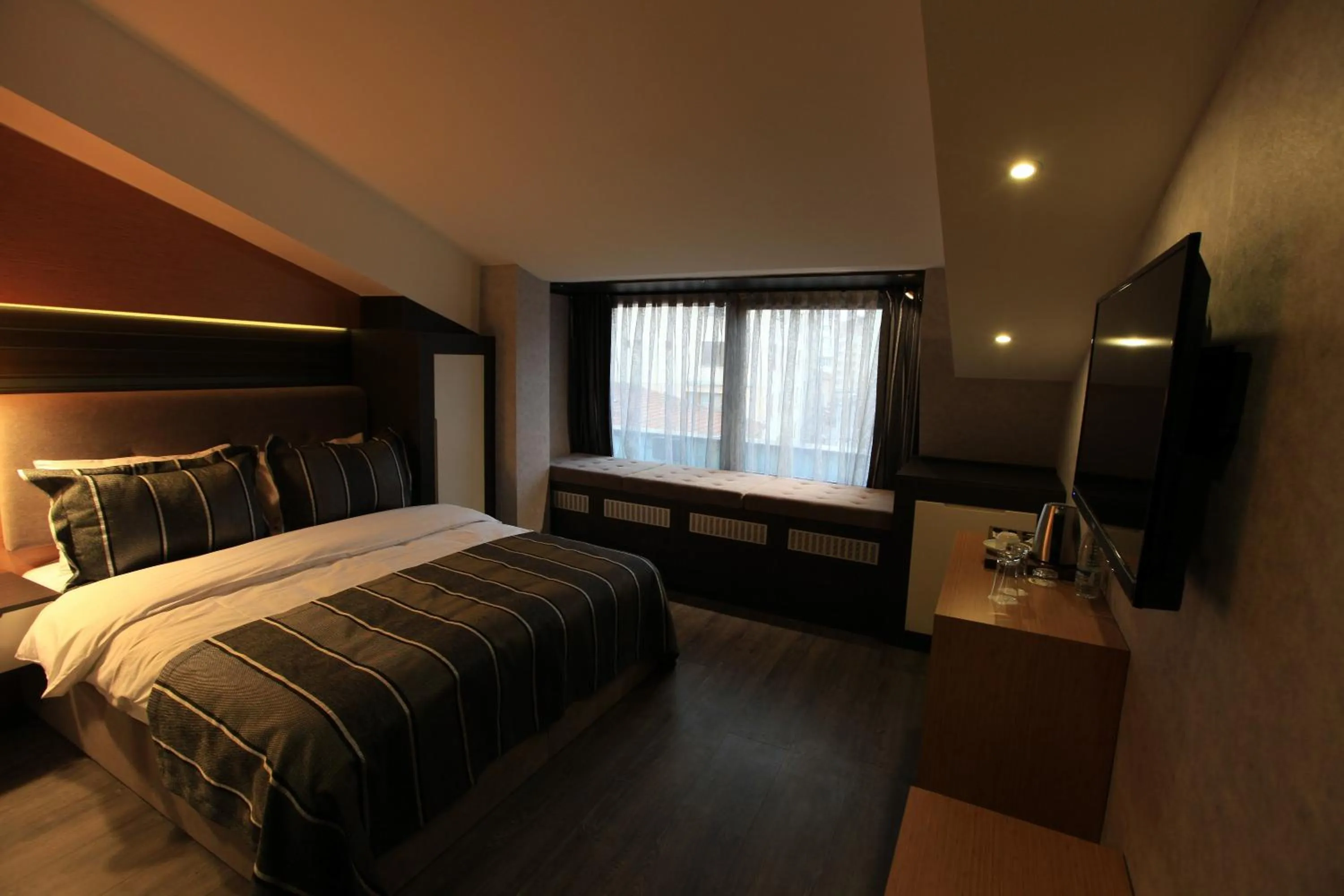 Bedroom, Bed in The Black Hotel