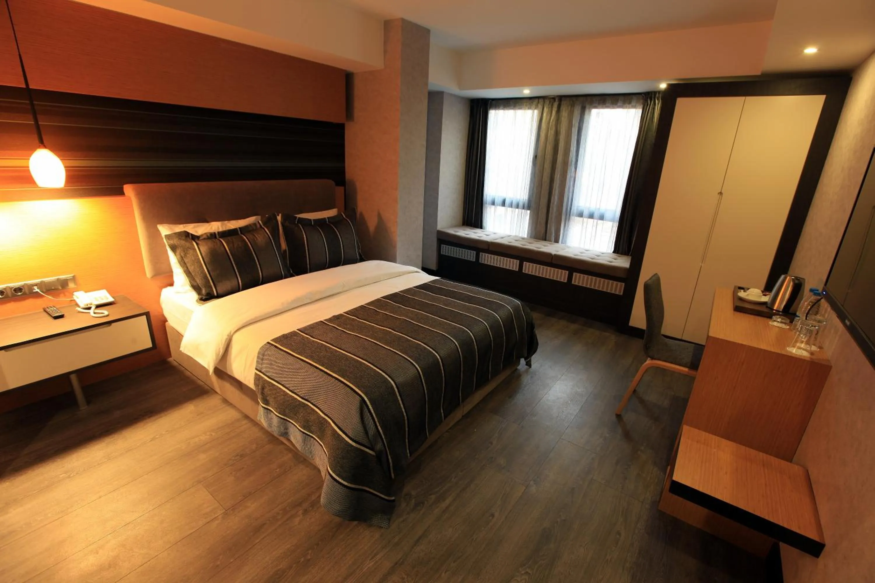 Photo of the whole room, Bed in The Black Hotel
