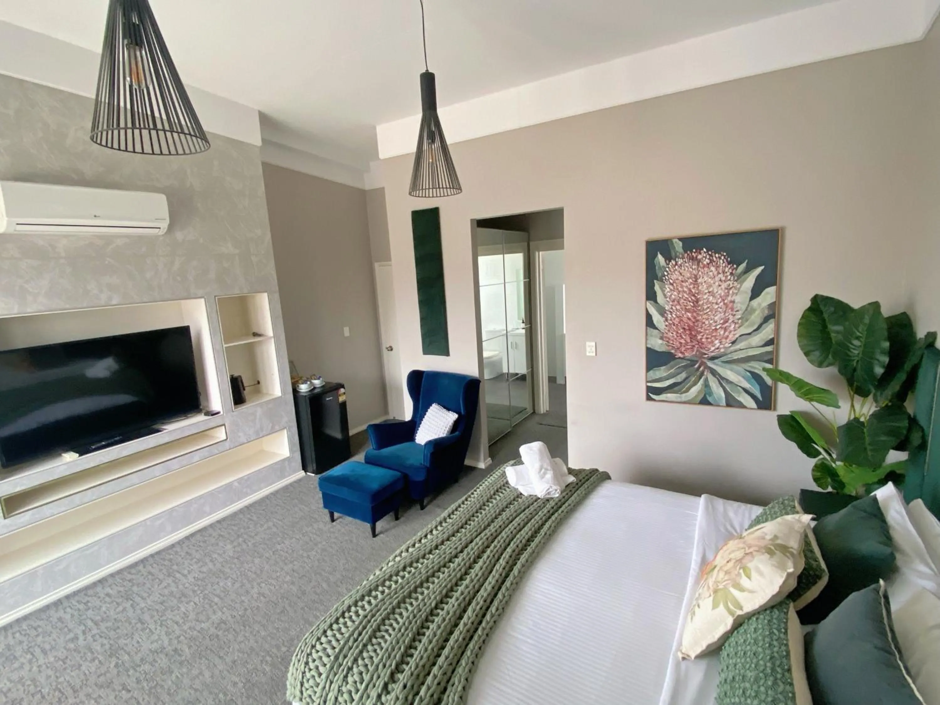 Bedroom, Bed in Maand Up Fremantle