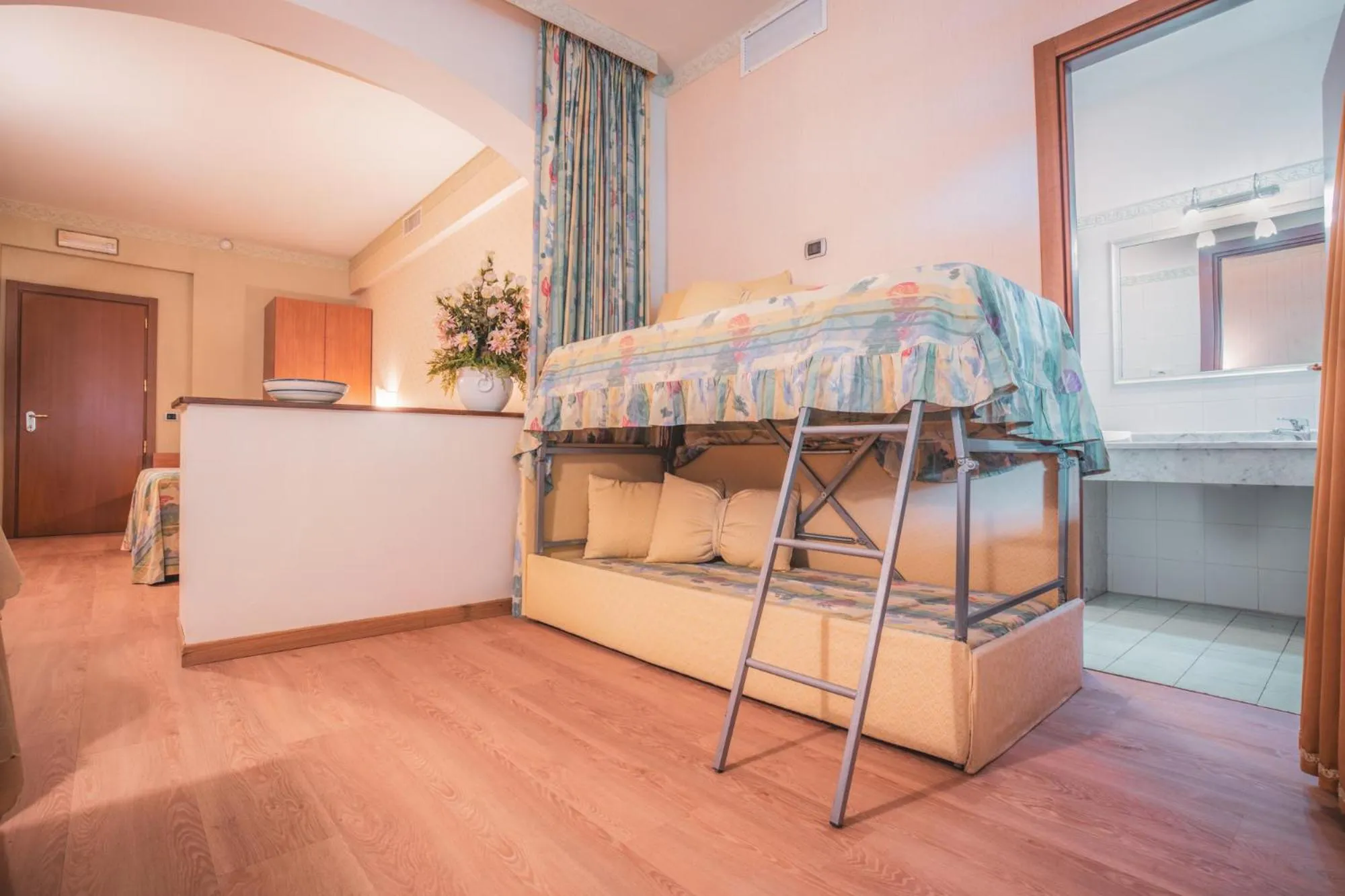 Bed in Hotel Ristorante La Lanterna