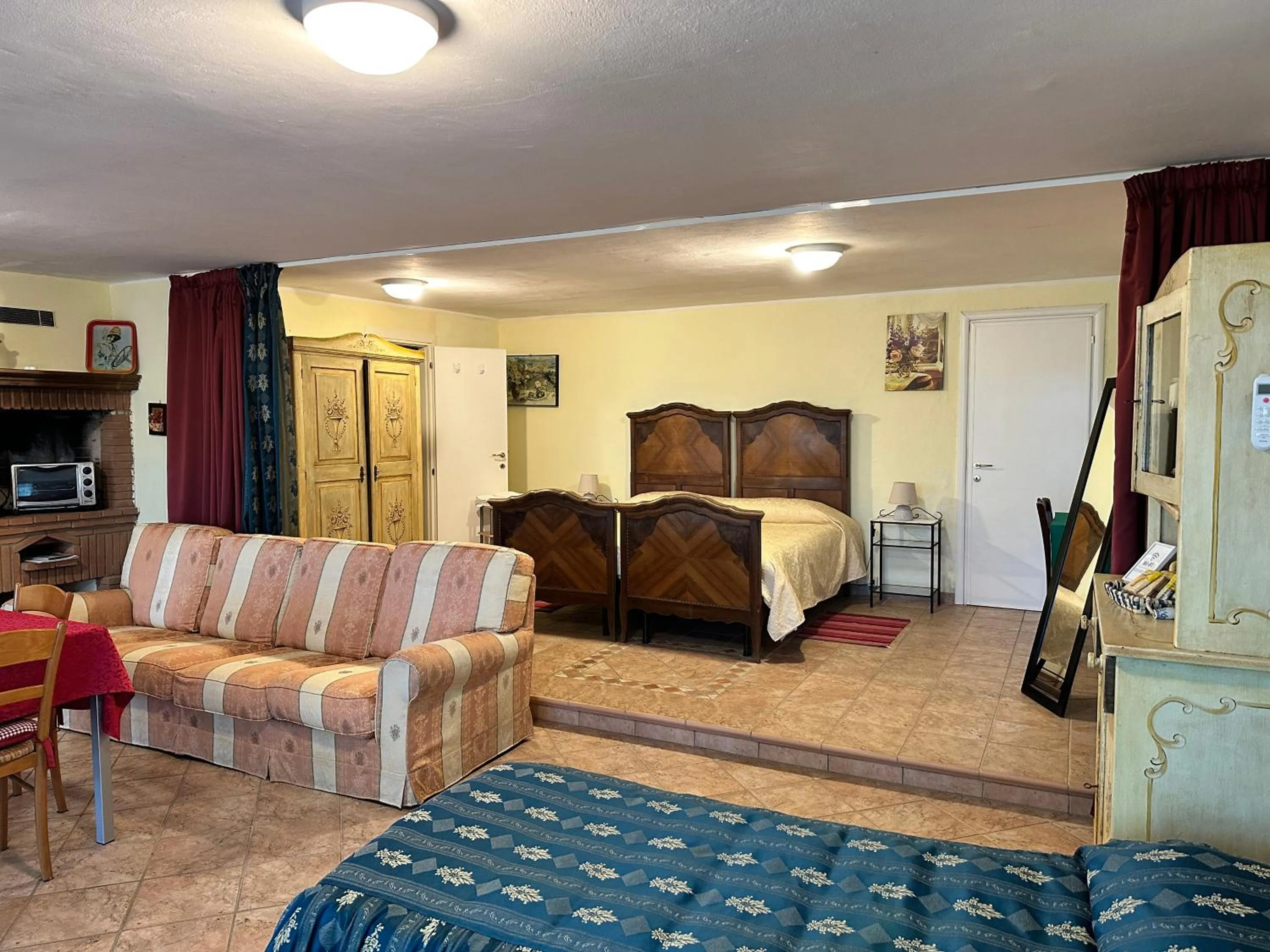 Photo of the whole room in Villa Sargiano