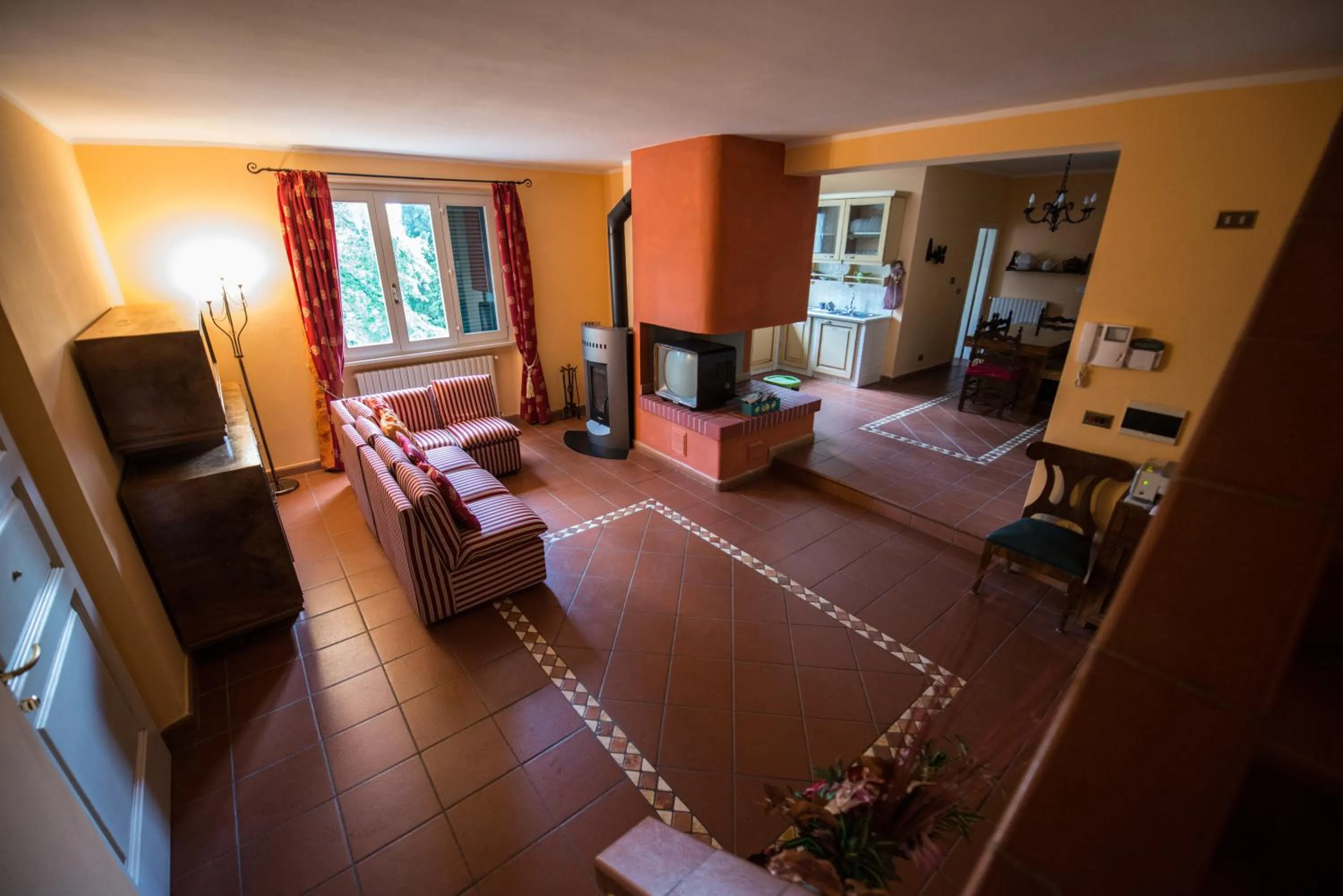 Communal lounge/ TV room in Villa Sargiano