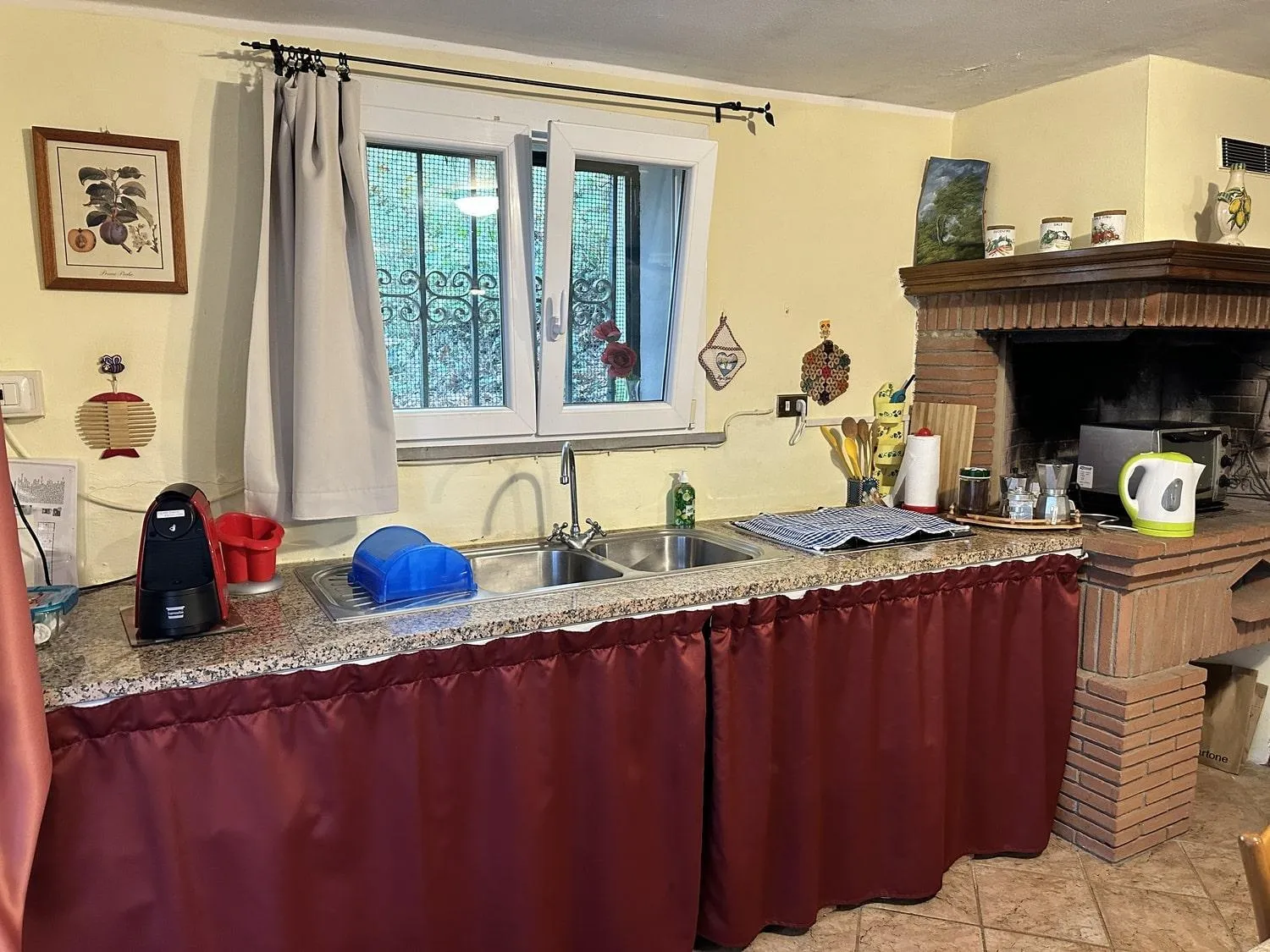 Kitchen or kitchenette in Villa Sargiano