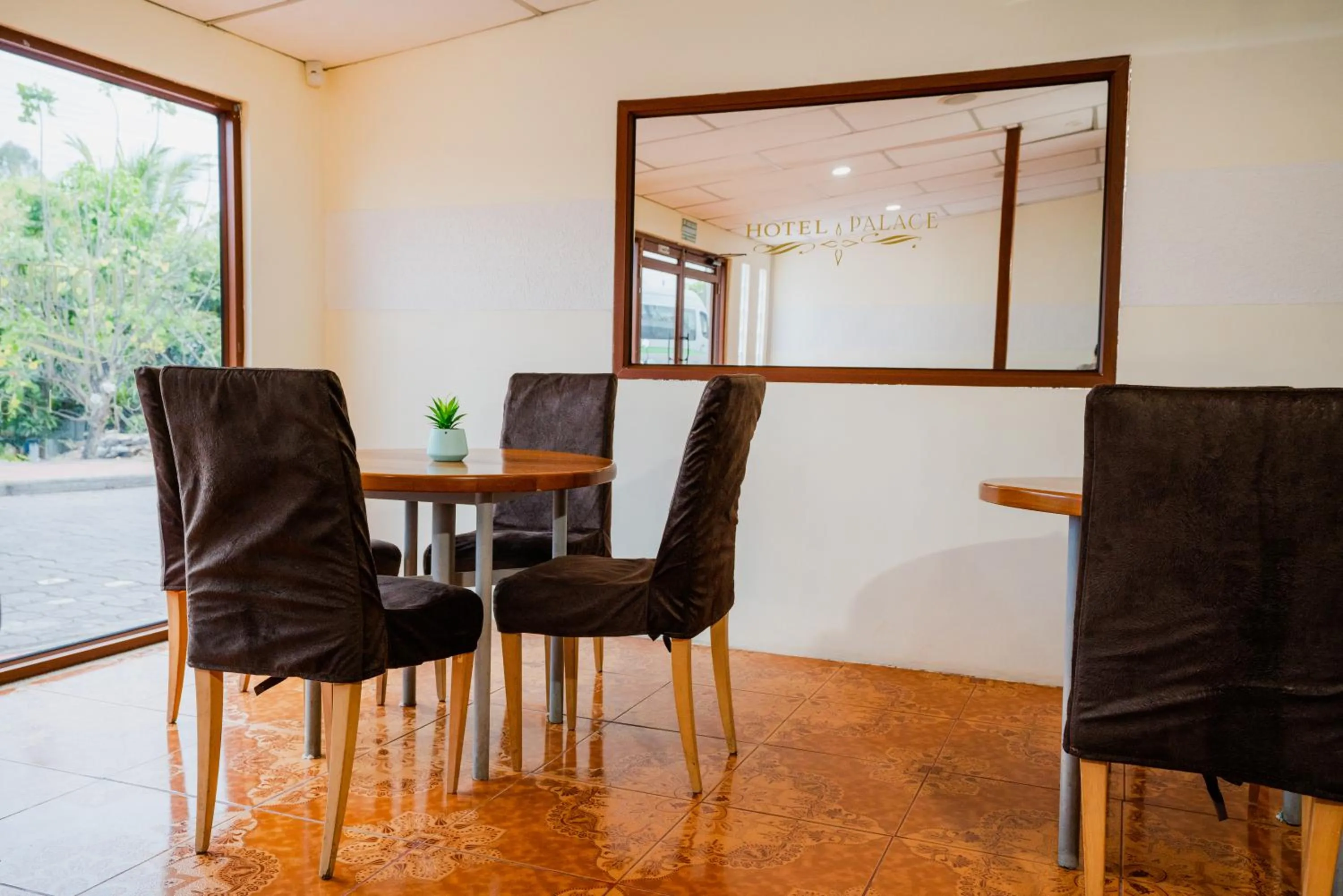 Breakfast in Hotel Palace Galapagos