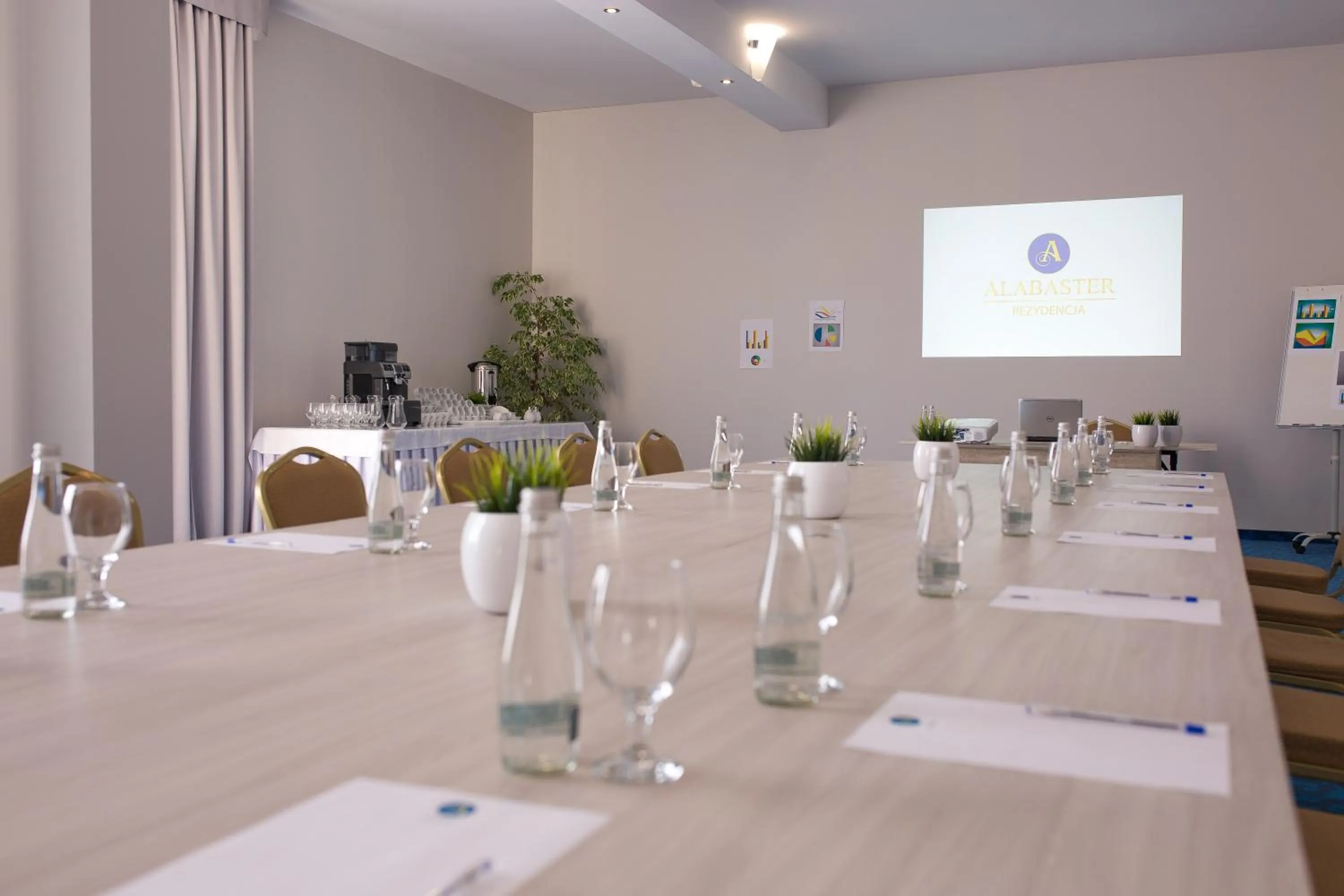 Business facilities in Alabaster Rezydencja