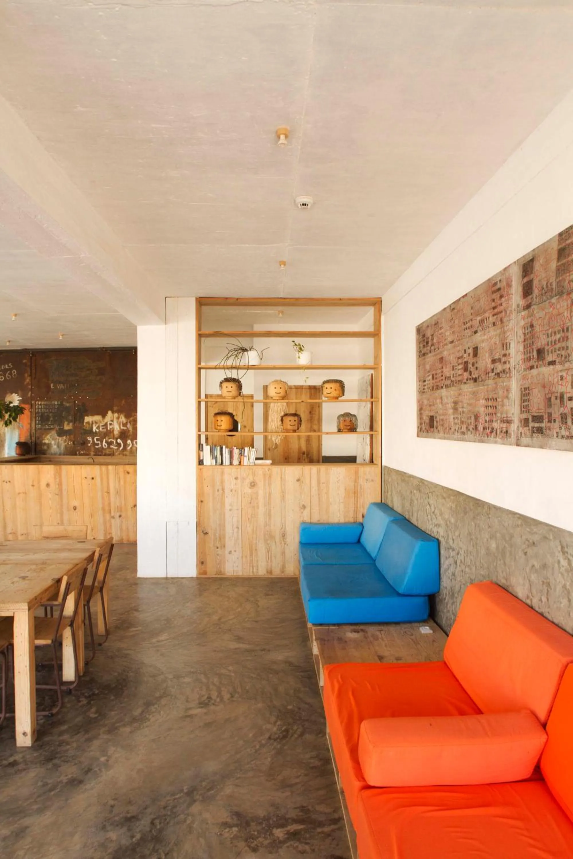 Communal lounge/ TV room in Aquiles Eco Hotel