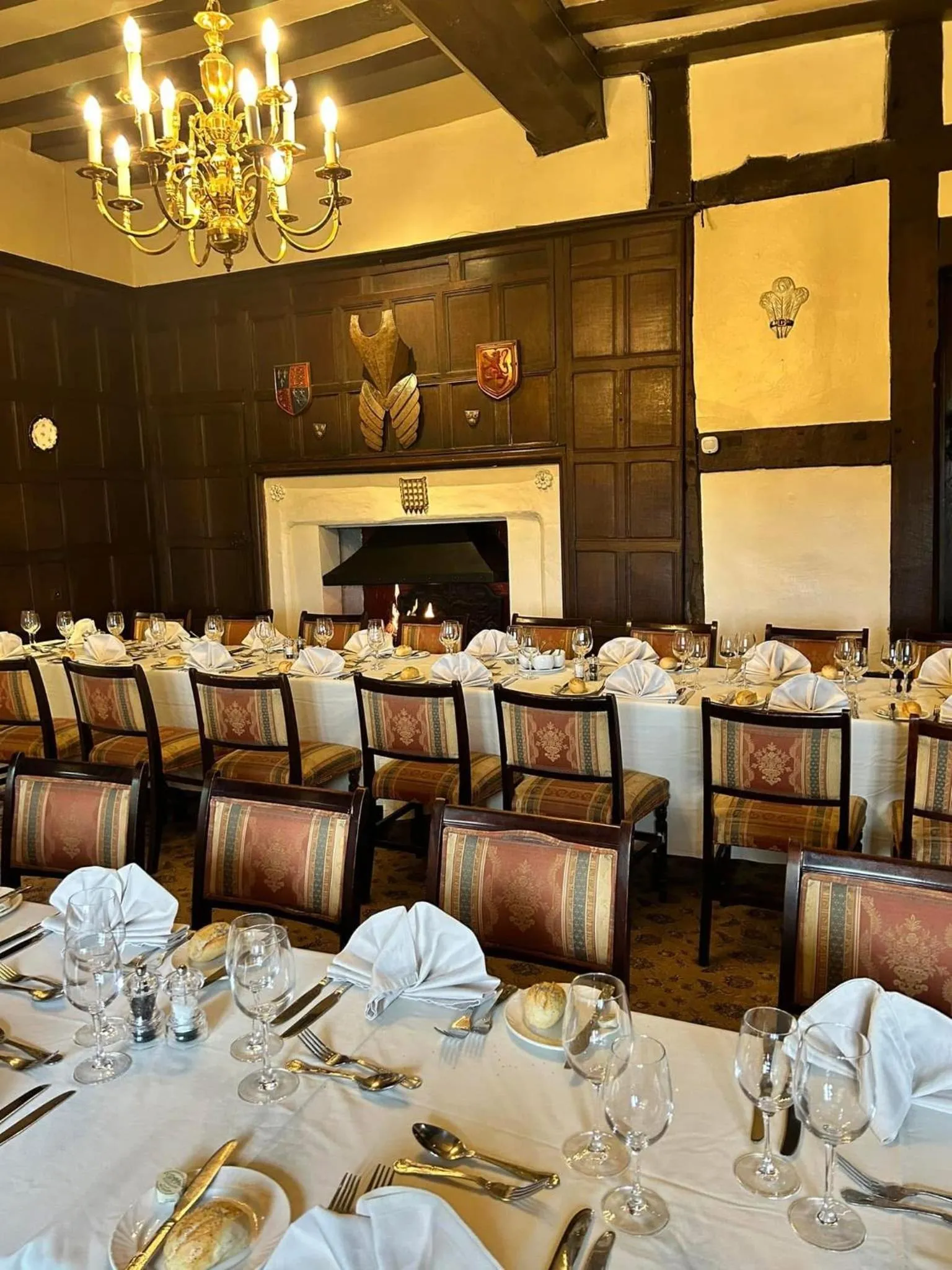 Restaurant/places to eat in Albright Hussey Manor