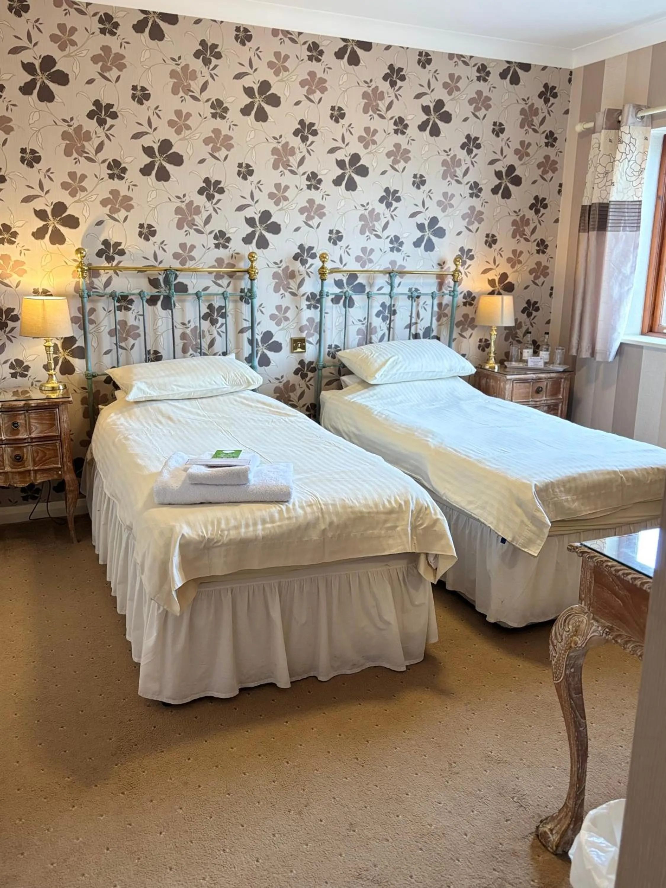 Bedroom, Bed in Albright Hussey Manor
