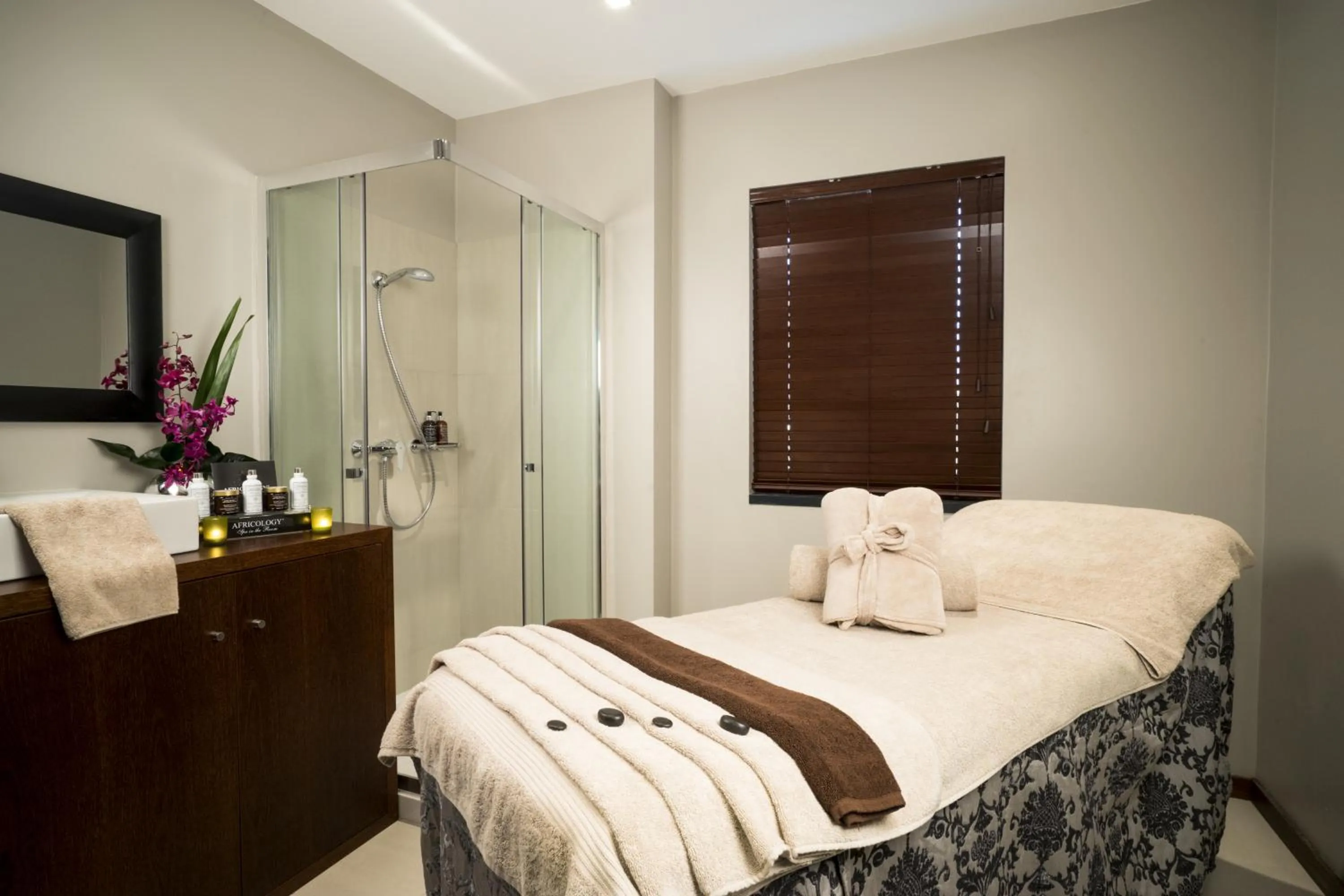 Massage, Bed in Fiesta Residences Boutique Hotel and Serviced Apartments.