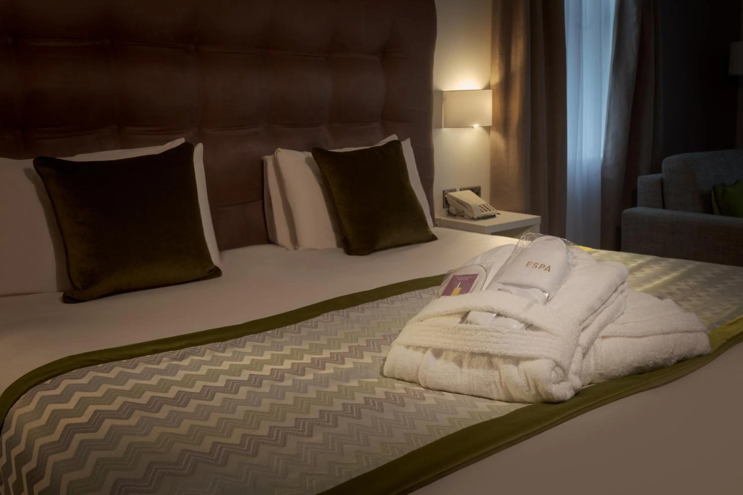 Bed in Albrighton Hall Hotel and Spa, a member of Radisson Individuals