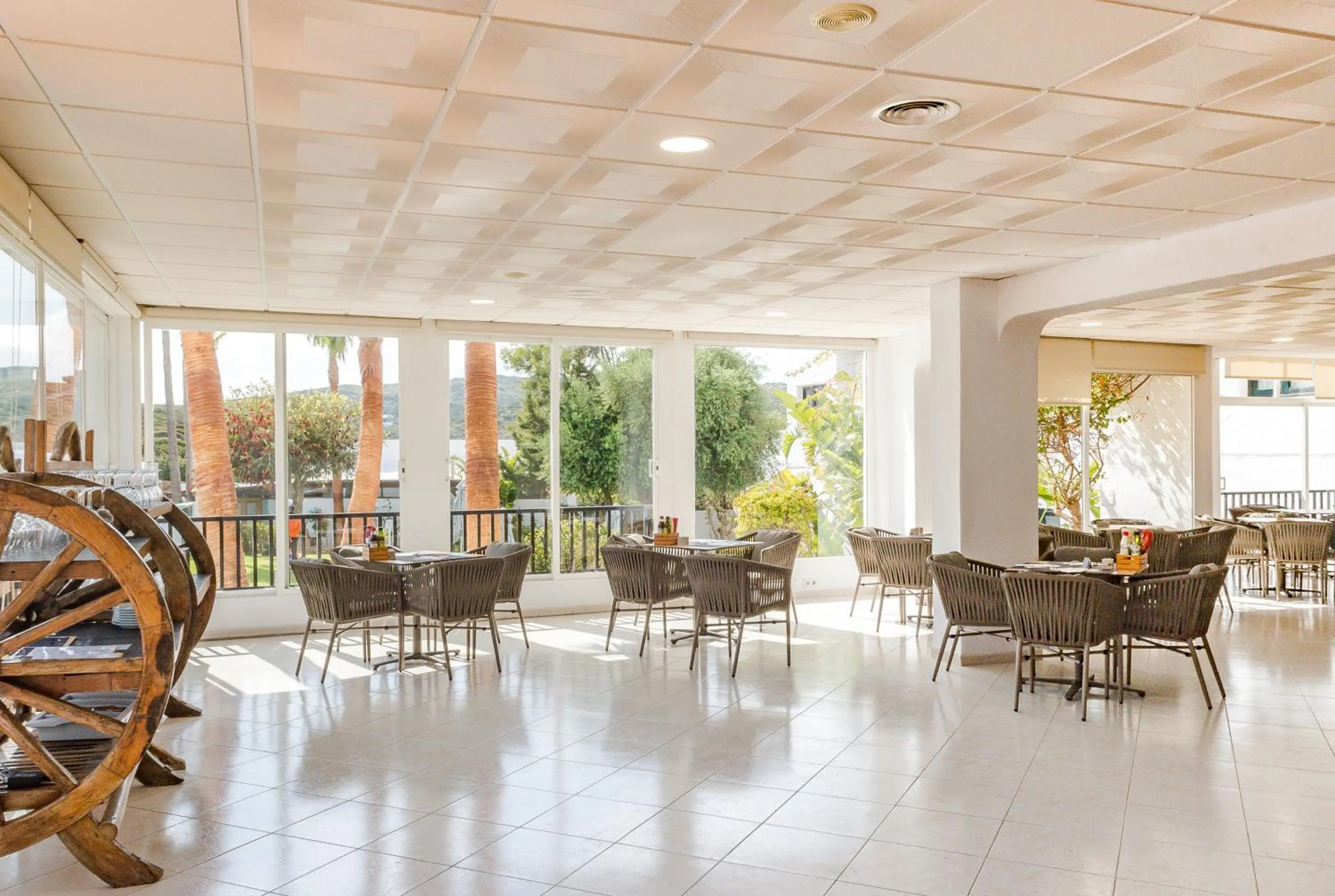 Restaurant/places to eat in FERGUS Club Carema Splash