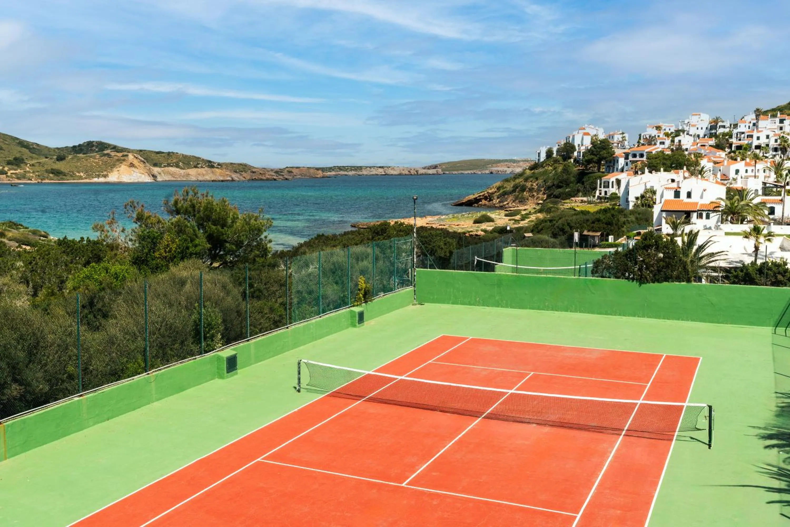 Tennis court in FERGUS Club Carema Splash