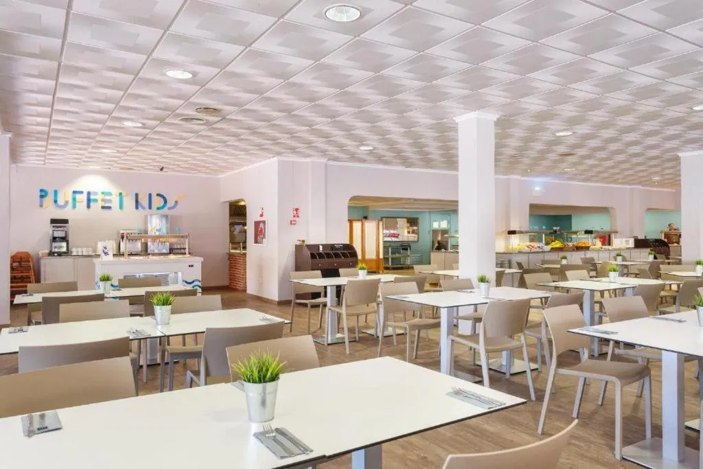 Restaurant/places to eat in FERGUS Club Carema Splash